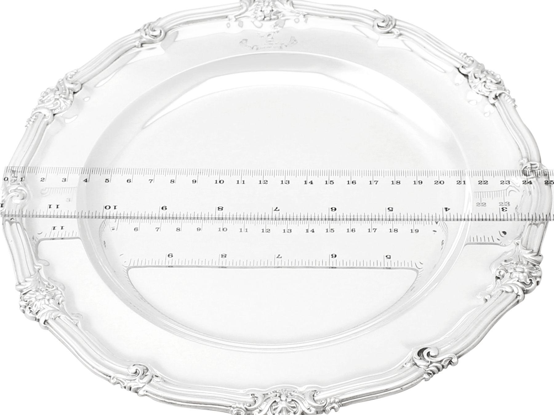 Victorian Robert Garrard II Sterling Silver Plate For Sale 4