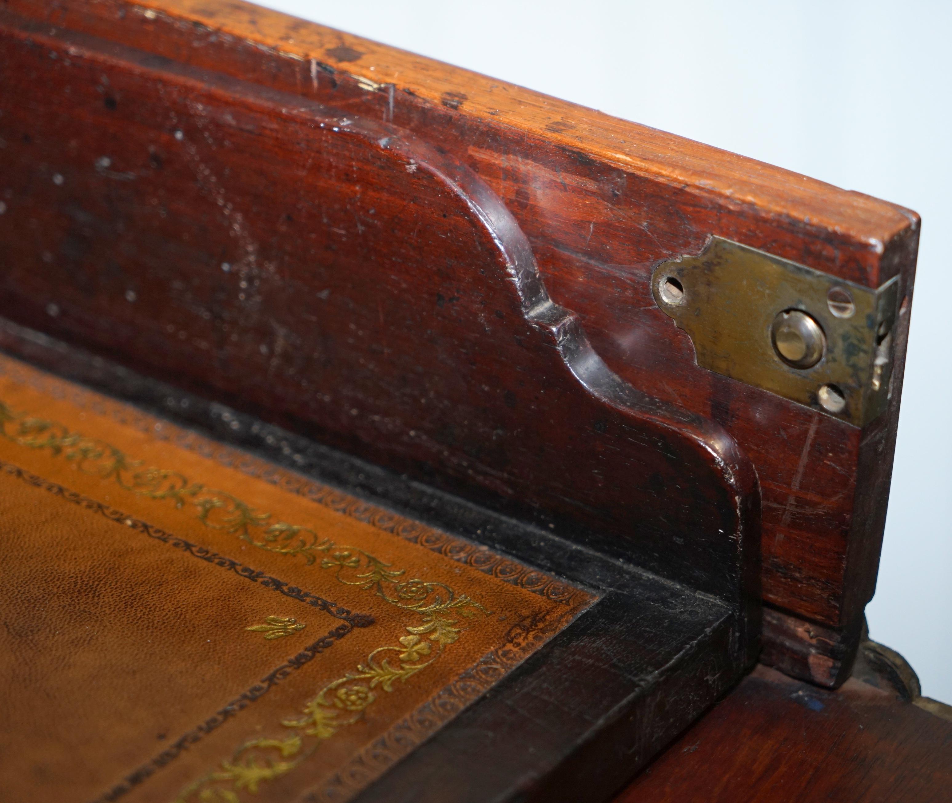 Bibliothèque à écrire en bois dur Robert Gillows II de 1790  Commode à tiroirs peinte en cuir en vente 4