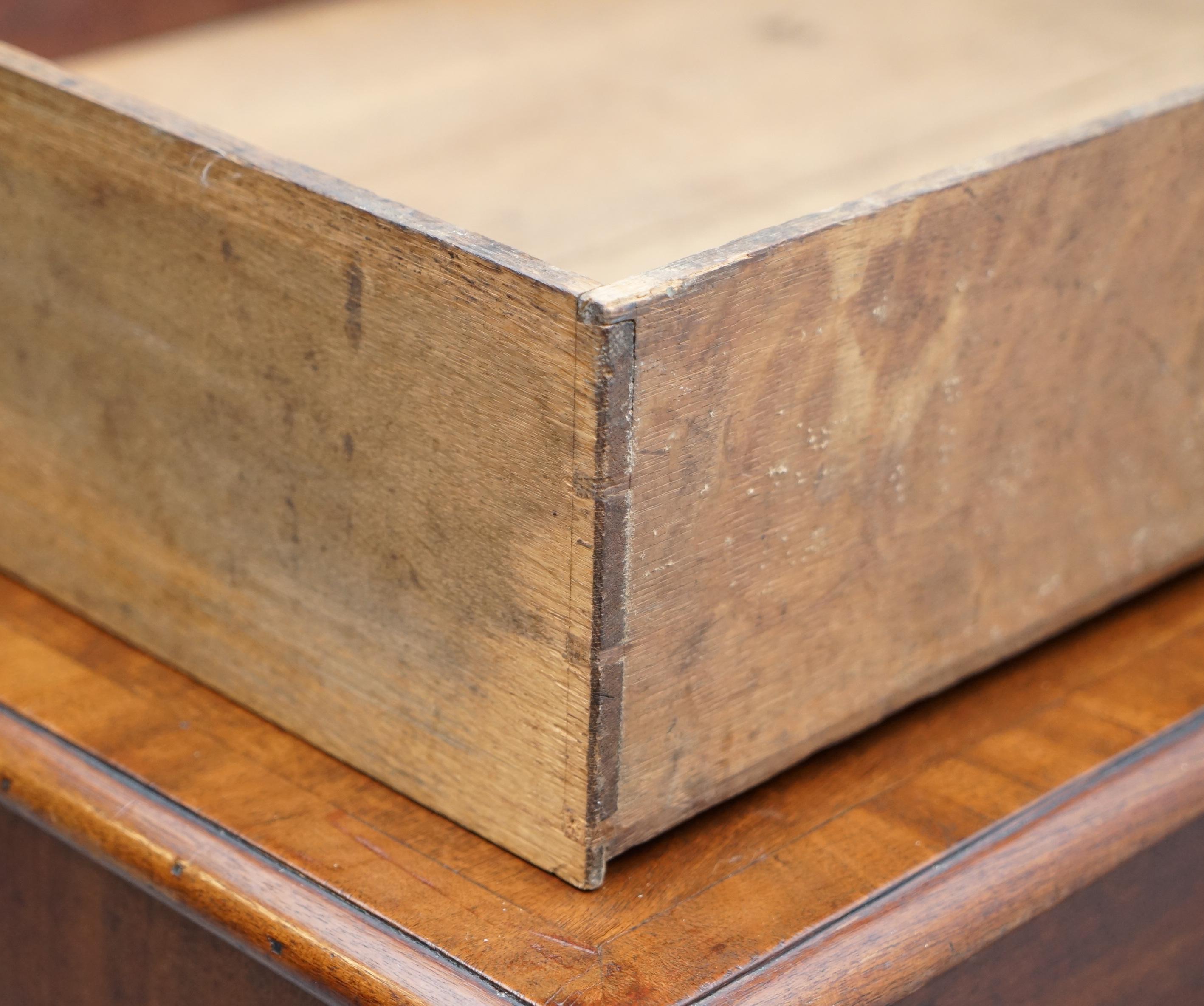 Bibliothèque à écrire en bois dur Robert Gillows II de 1790  Commode à tiroirs peinte en cuir en vente 12