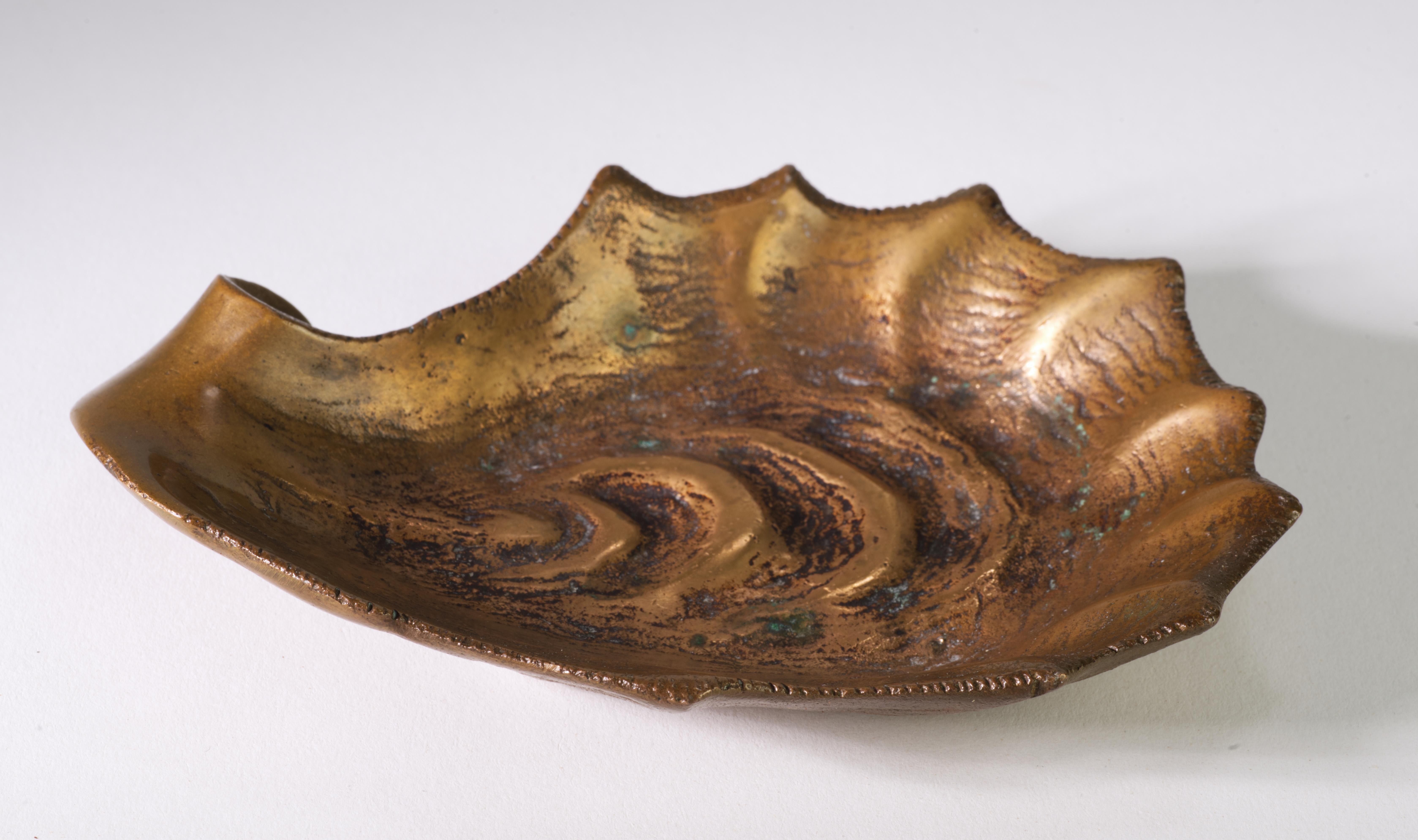 Bronzo Ciotola in bronzo di Robert Graham, firmata in vendita