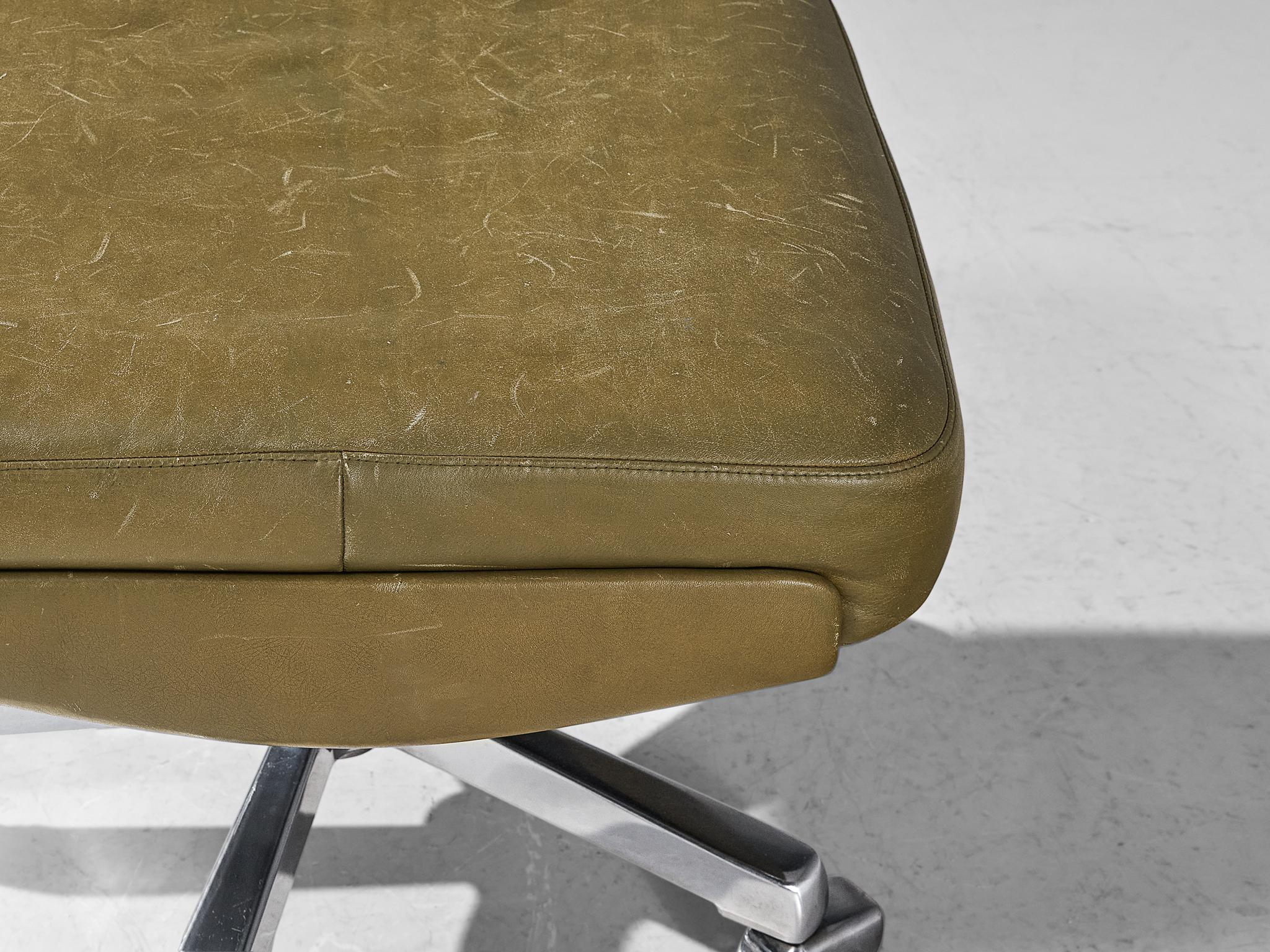 Robert Hausmann for De Sede Ottoman in Olive Green Leather and Steel In Good Condition In Waalwijk, NL