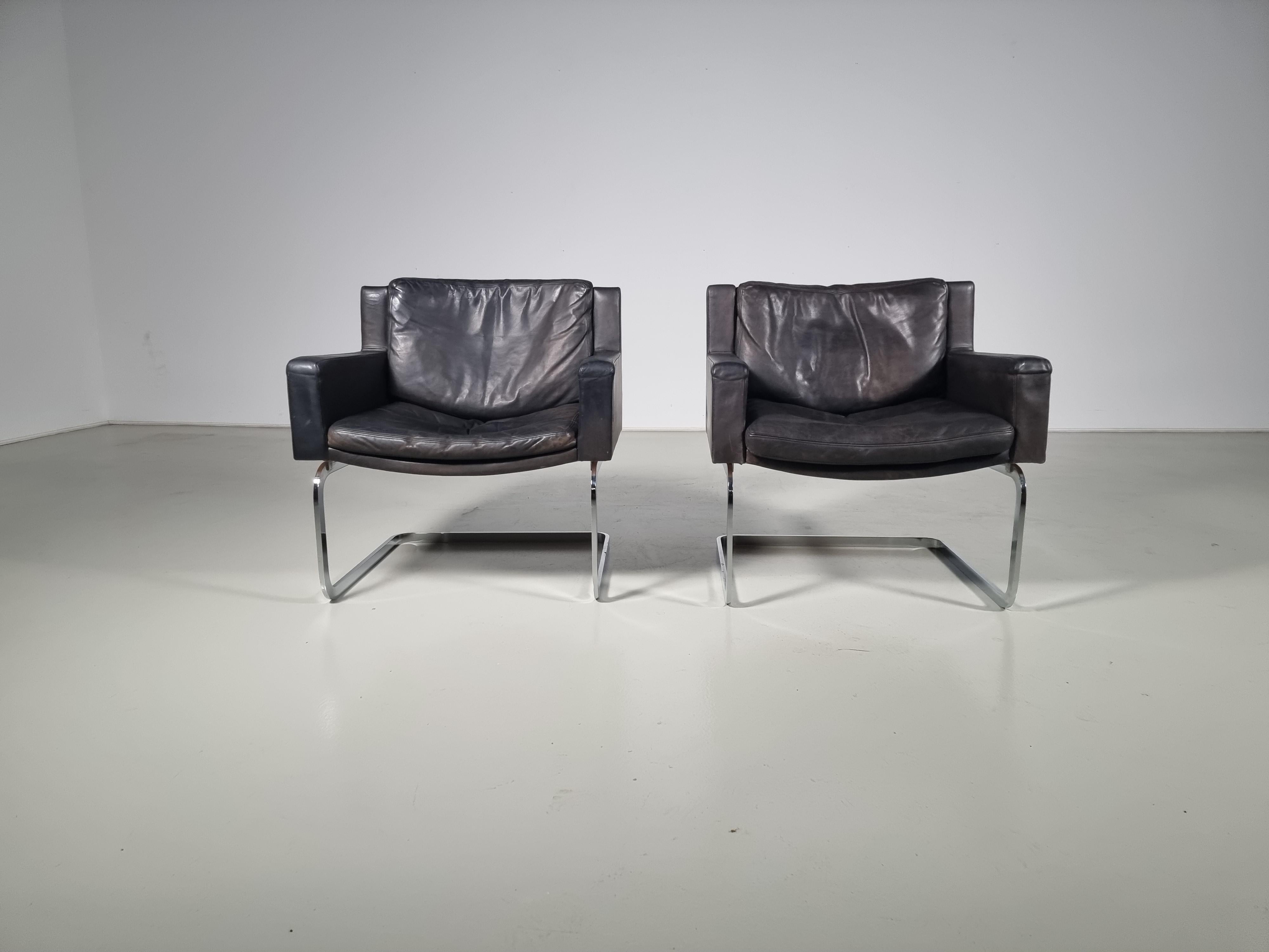 Robert Haussmann para De Sede, par de sillones modelo 