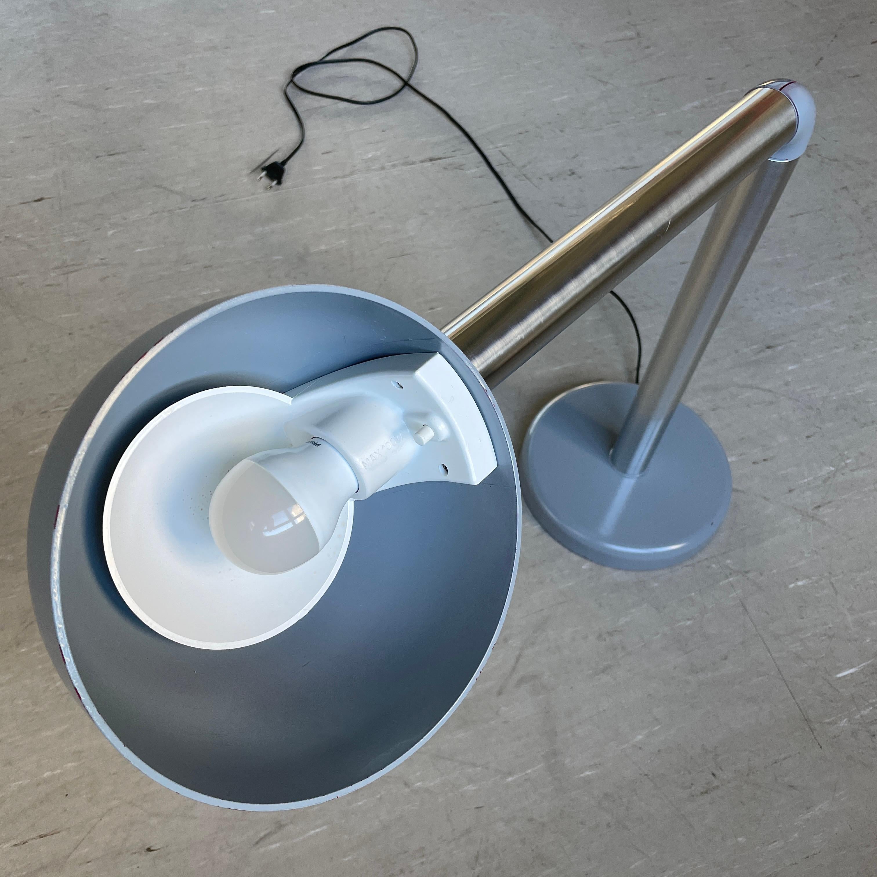 Lampada da tavolo minimalista Robert Haussmann & Haussmann - Swiss Lamps International in vendita 10