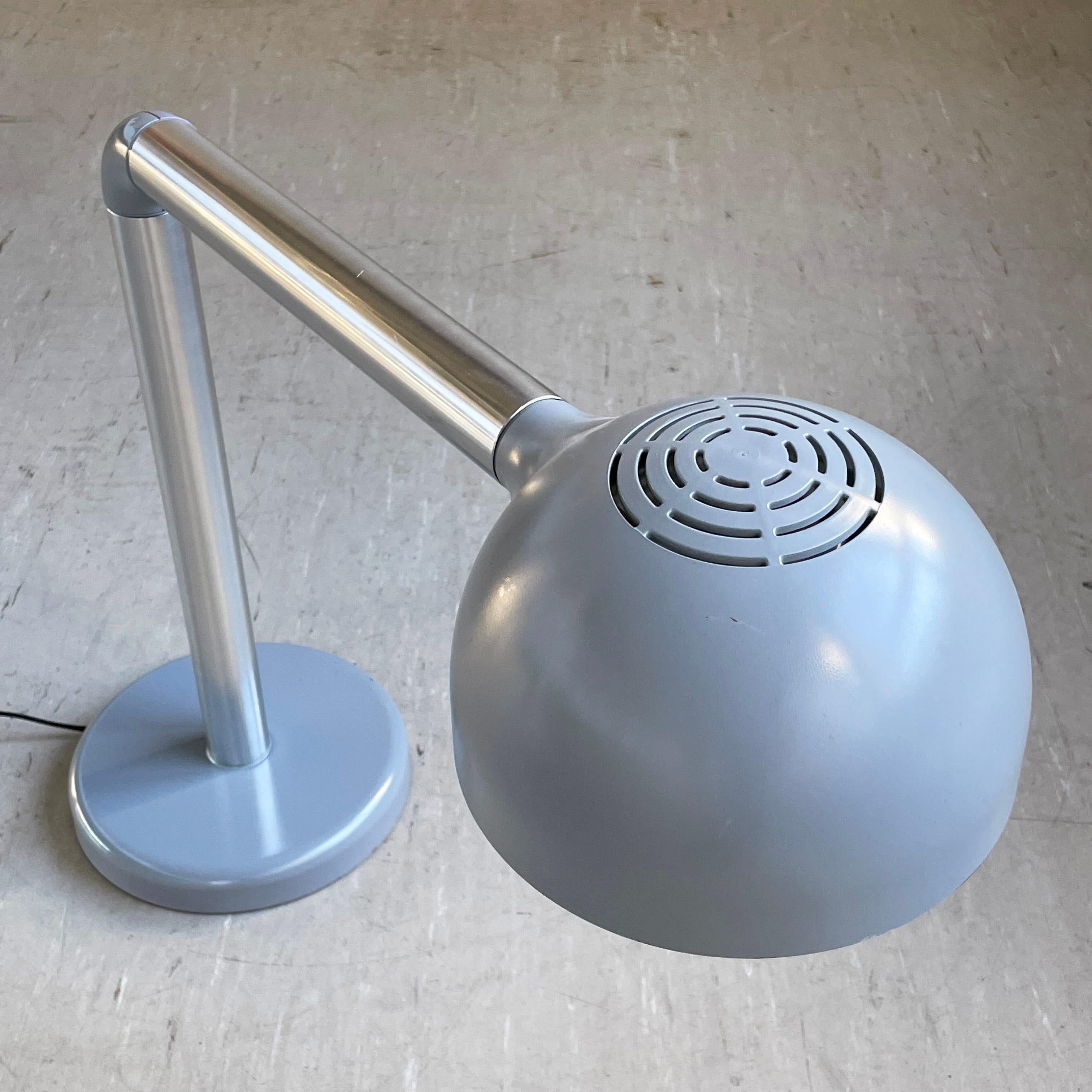 Lampada da tavolo minimalista Robert Haussmann & Haussmann - Swiss Lamps International in vendita 1