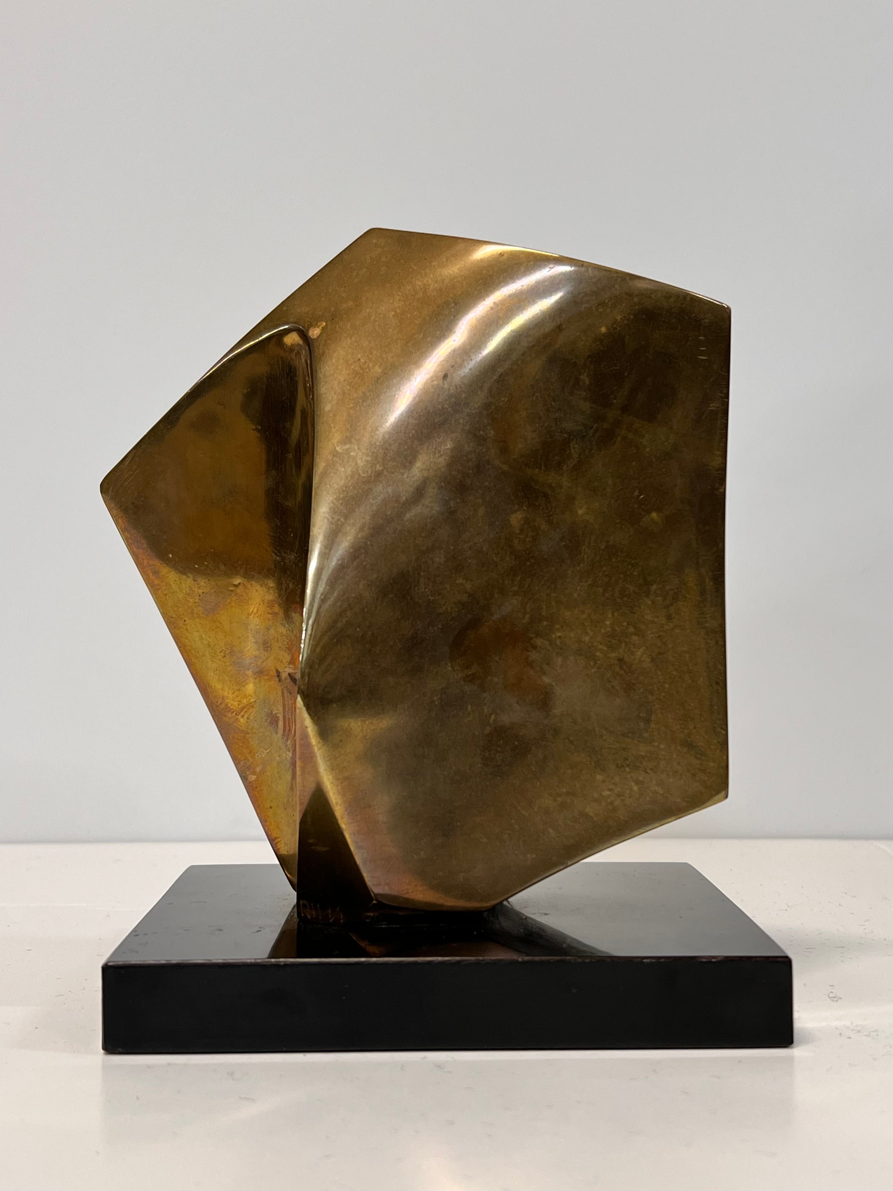 Robert Helsmoortel Bronze Sculpture, Abstract, Biomorphic, Signed. Small scale table sculpture with an appealing patina and organic form. Initialed 