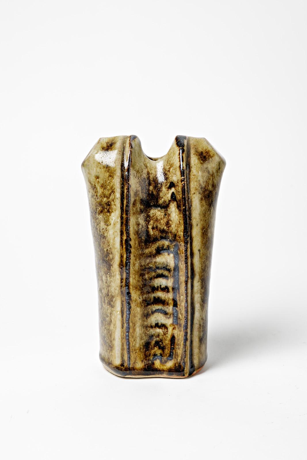 Robert Héraud - La Borne

Vase abstrait en céramique grès réalisé vers 1970

Condition originale parfaite.

Signé sous la base

Mesures : Hauteur 19 cm
Grand 12 cm.