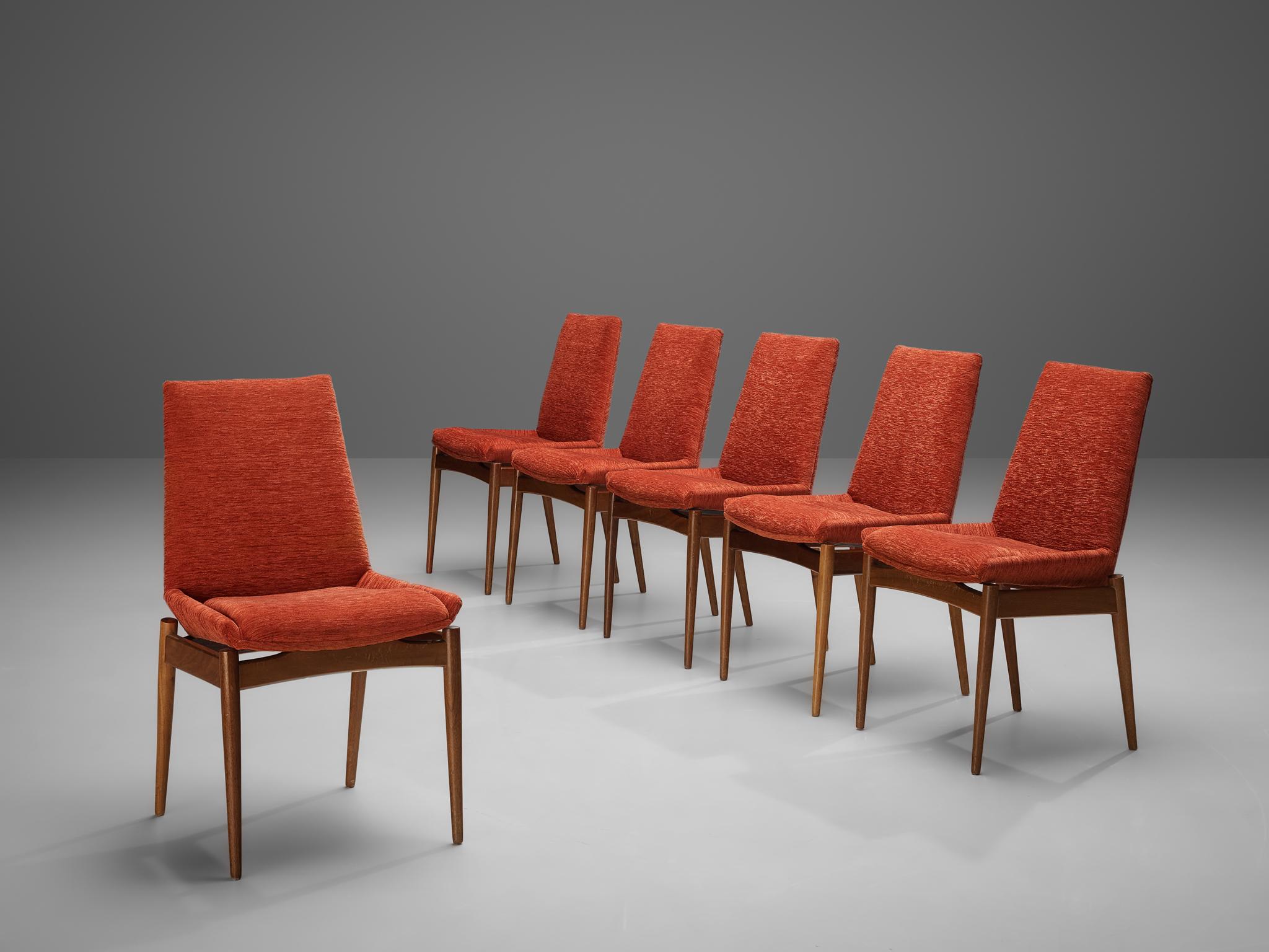 Robert Heritage for Archie Shine, set of six dining chairs, mahogany, red corduroy, United Kingdom, 1960s

The set of six chairs is sensuous, sculptural and elegant. The design features a high, sculpted back. The curved, tapered legs give the unit a