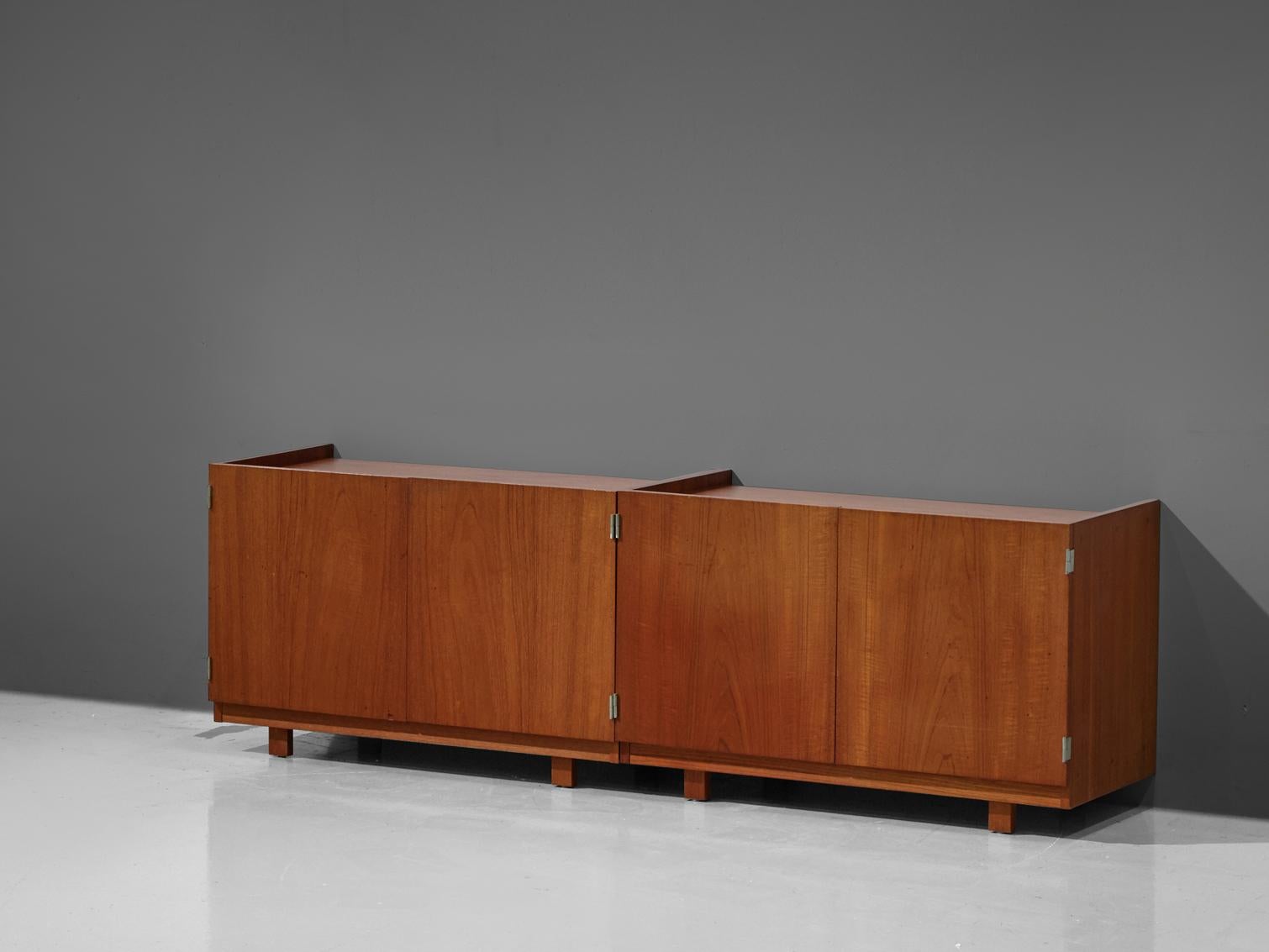 Robert heritage, pair of cabinets, teak, United Kingdom, 1960s

This well-executed set by Robert Heritage holds an utterly well-balanced construction embracing a great sense of proportions. The style is characterized by simplified lines and sharp