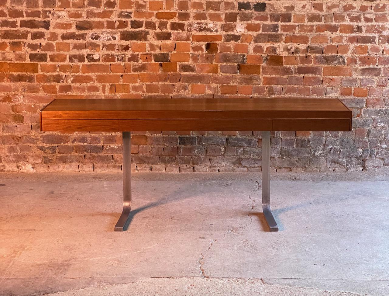 Robert Heritage Planar Teak Console Table for Archie Shine, circa 1960s 4