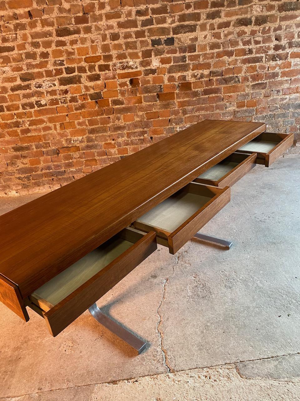 Robert Heritage Planar Teak Console Table for Archie Shine, circa 1960s 1