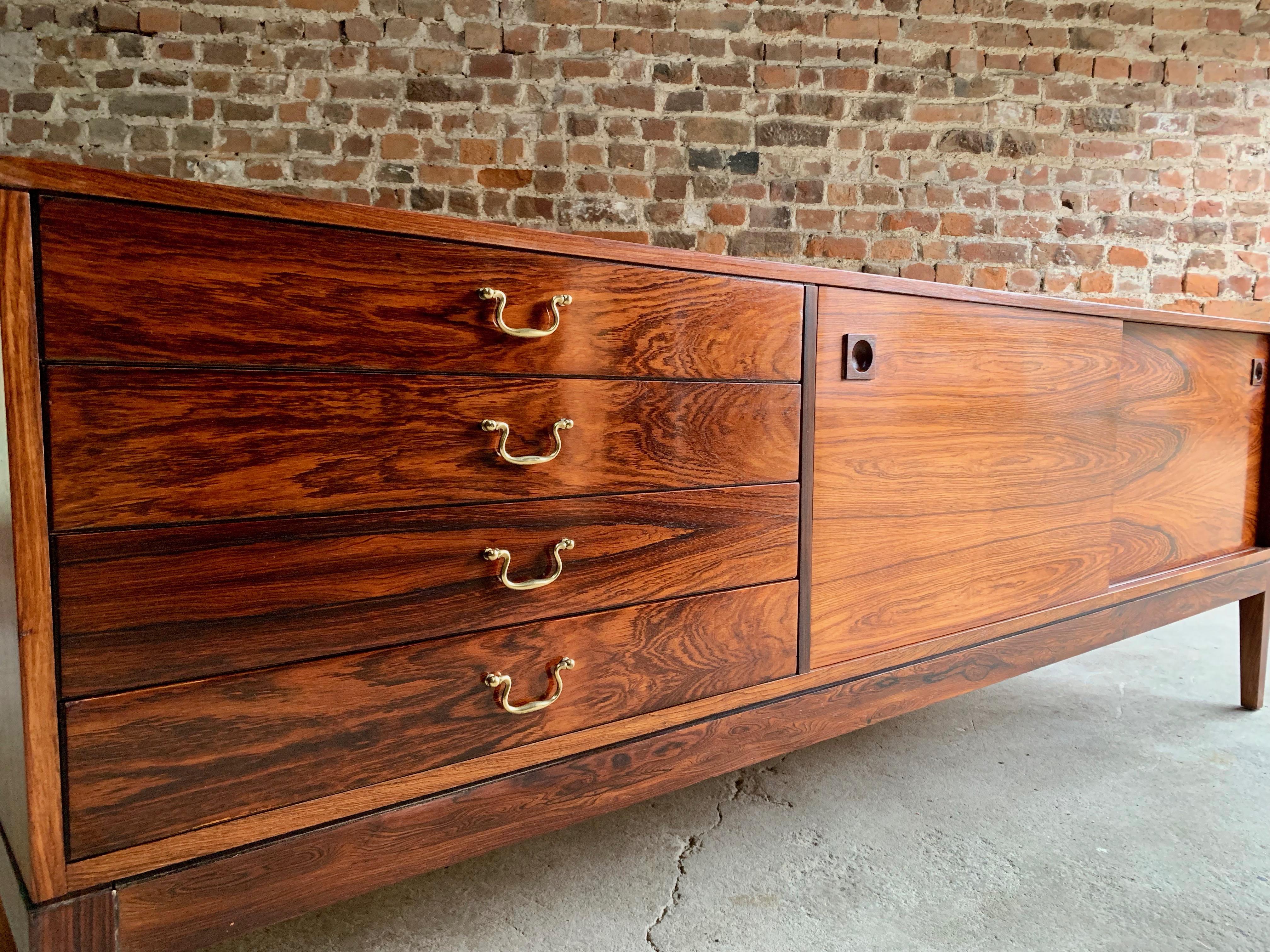 British Robert Heritage Rosewood Sideboard for Archie Shine Midcentury, circa 1960s