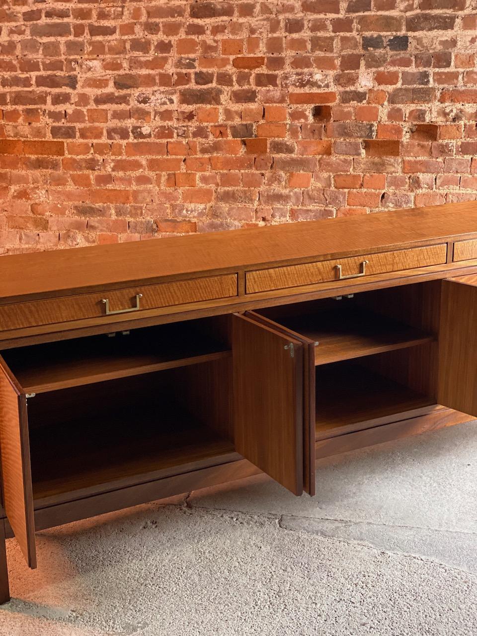 Robert Heritage Walnut and Teak Credenza by Archie Shine, circa 1960 In Excellent Condition In Longdon, Tewkesbury