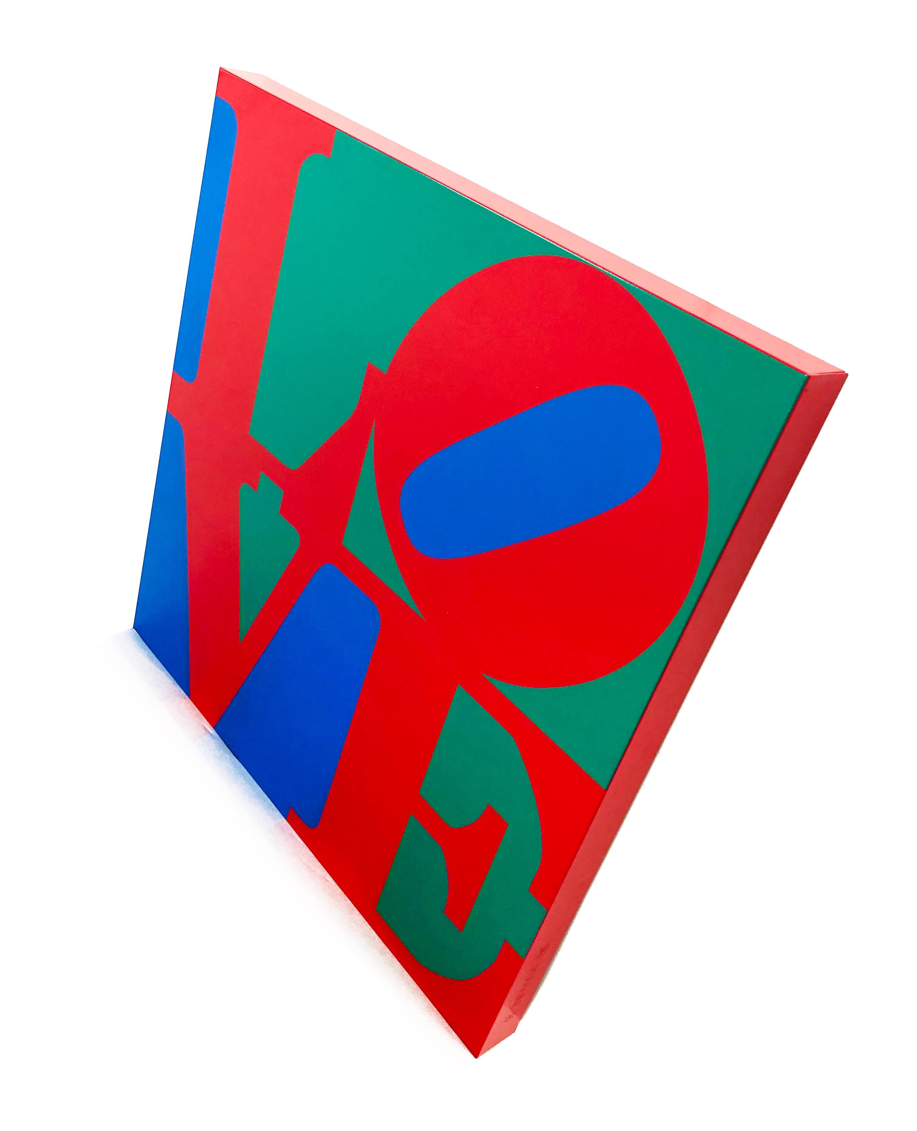 Book of Love (Rot/Blau/Grün), Wandskulptur aus Aluminium – Sculpture von Robert Indiana