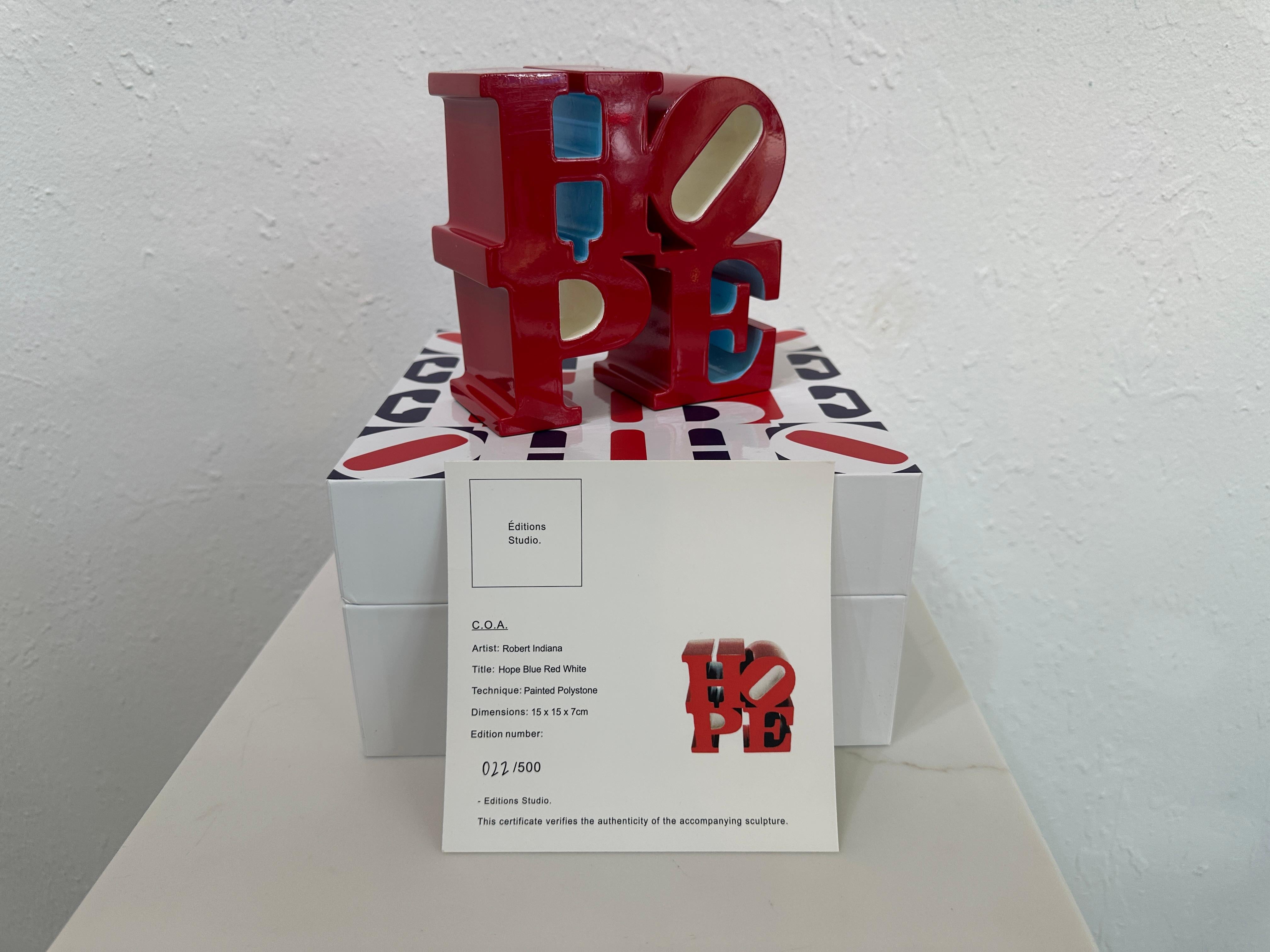 HOPE Azul Rojo Blanco - Sculpture Arte pop de Robert Indiana