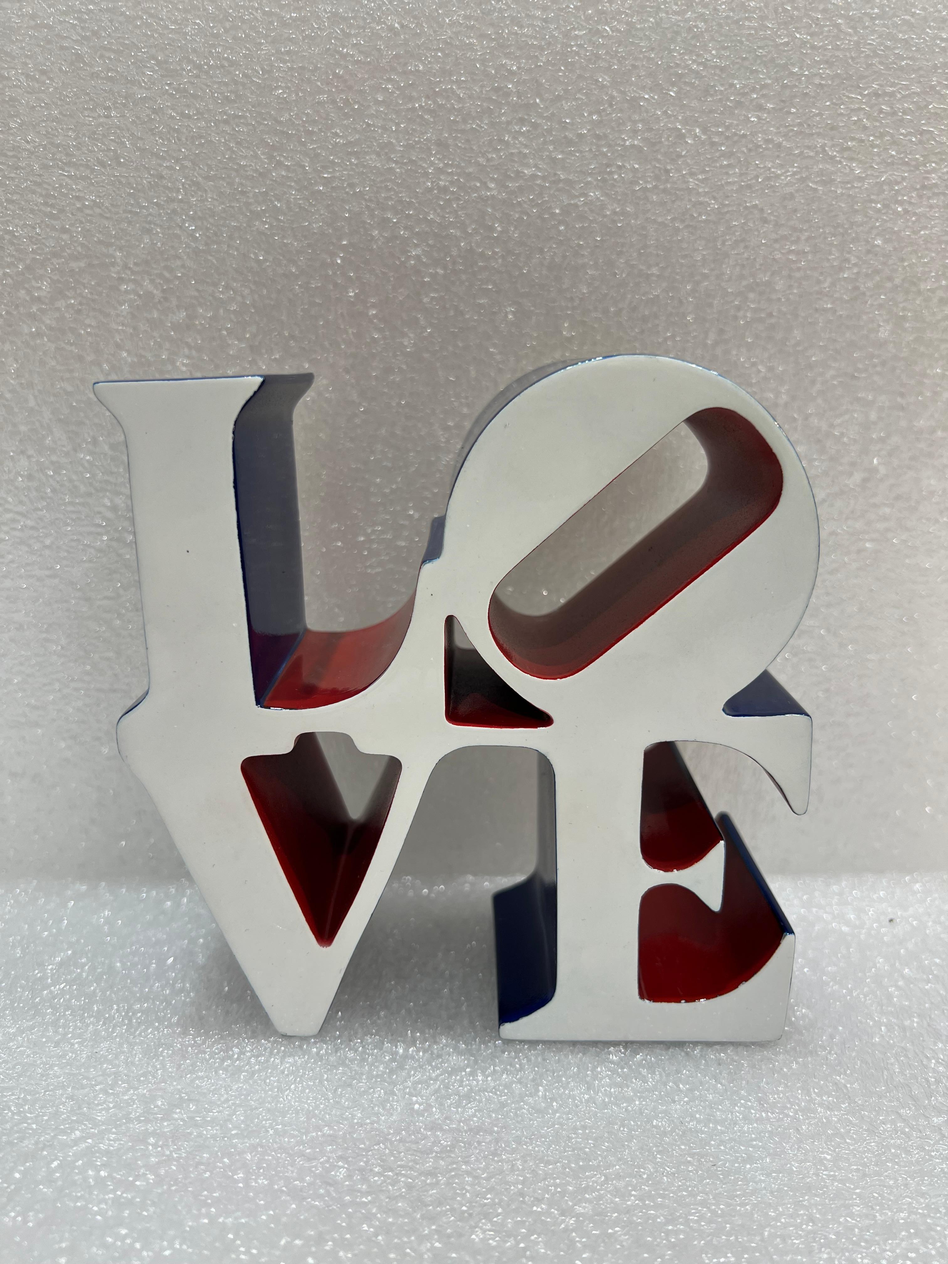 Amore (Blue, Whiting & Red) scultura in pietra polimerica con custodia originale Ed. 500 da Indiana