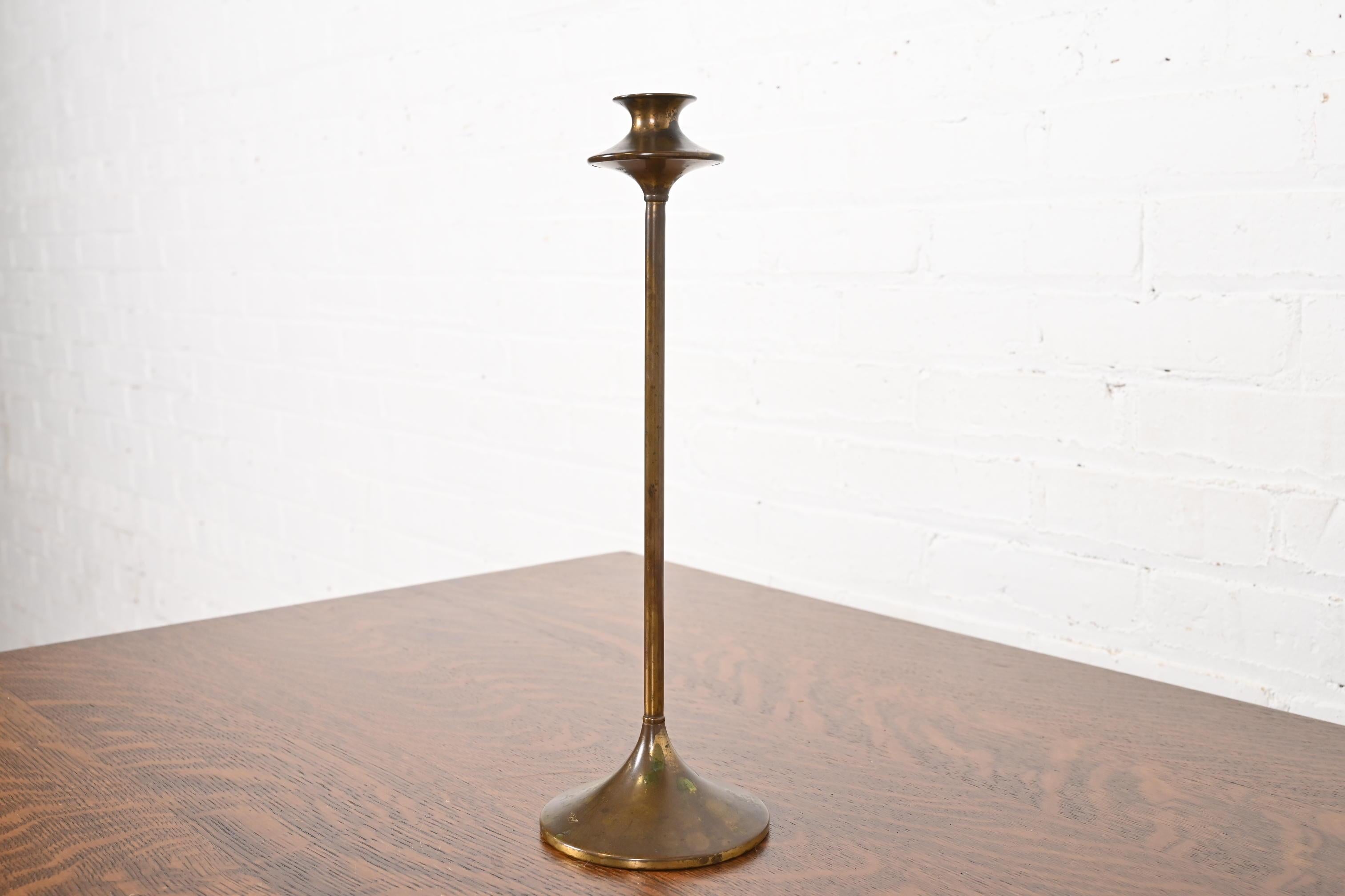 Candelero alto de latón torneado estilo Robert Jarvie antiguo Arts & Crafts Artes y manualidades en venta
