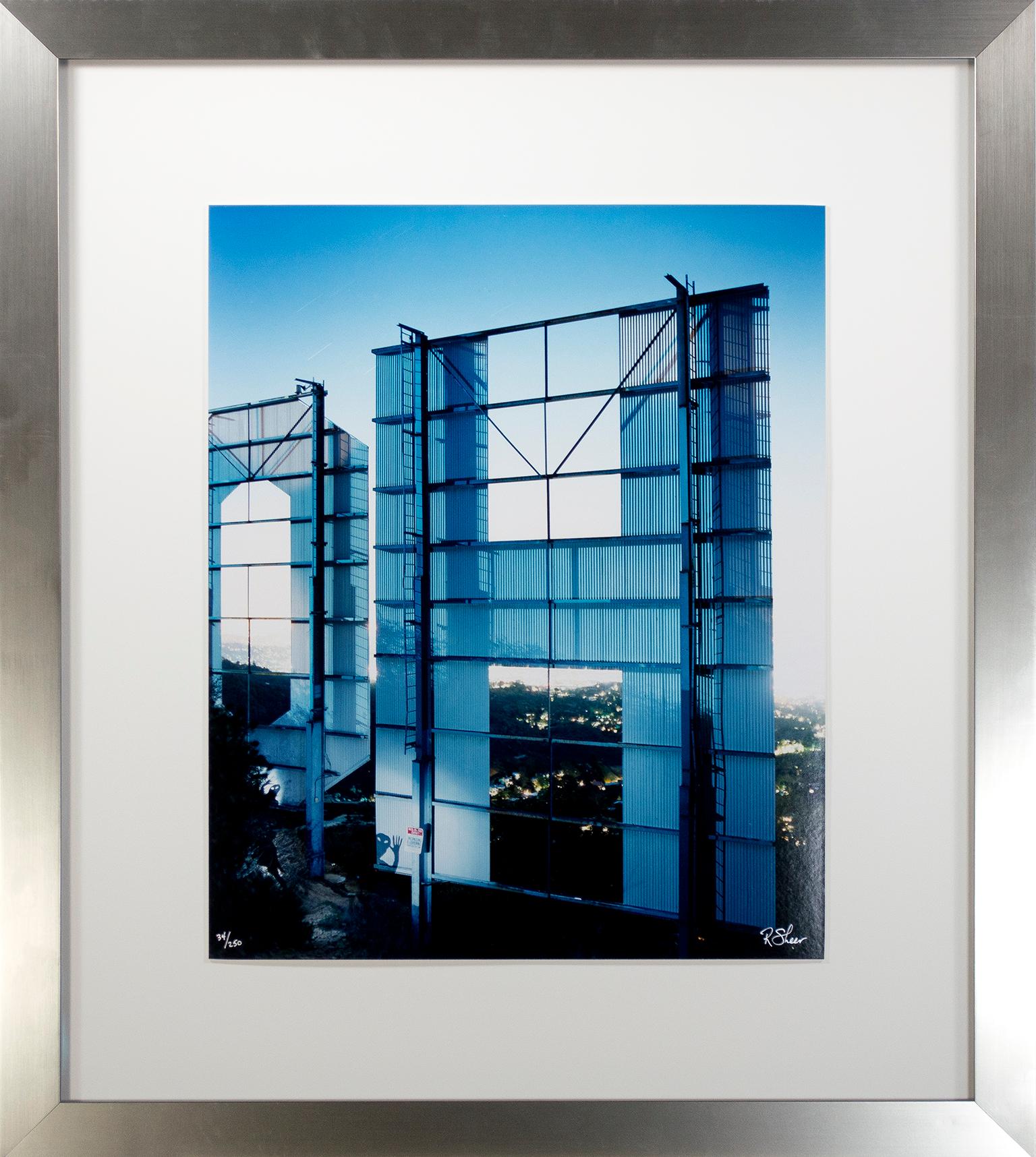 « Alien Signs at the Hollywood Sign », photographie signée par Robert Kawika Sheer 5