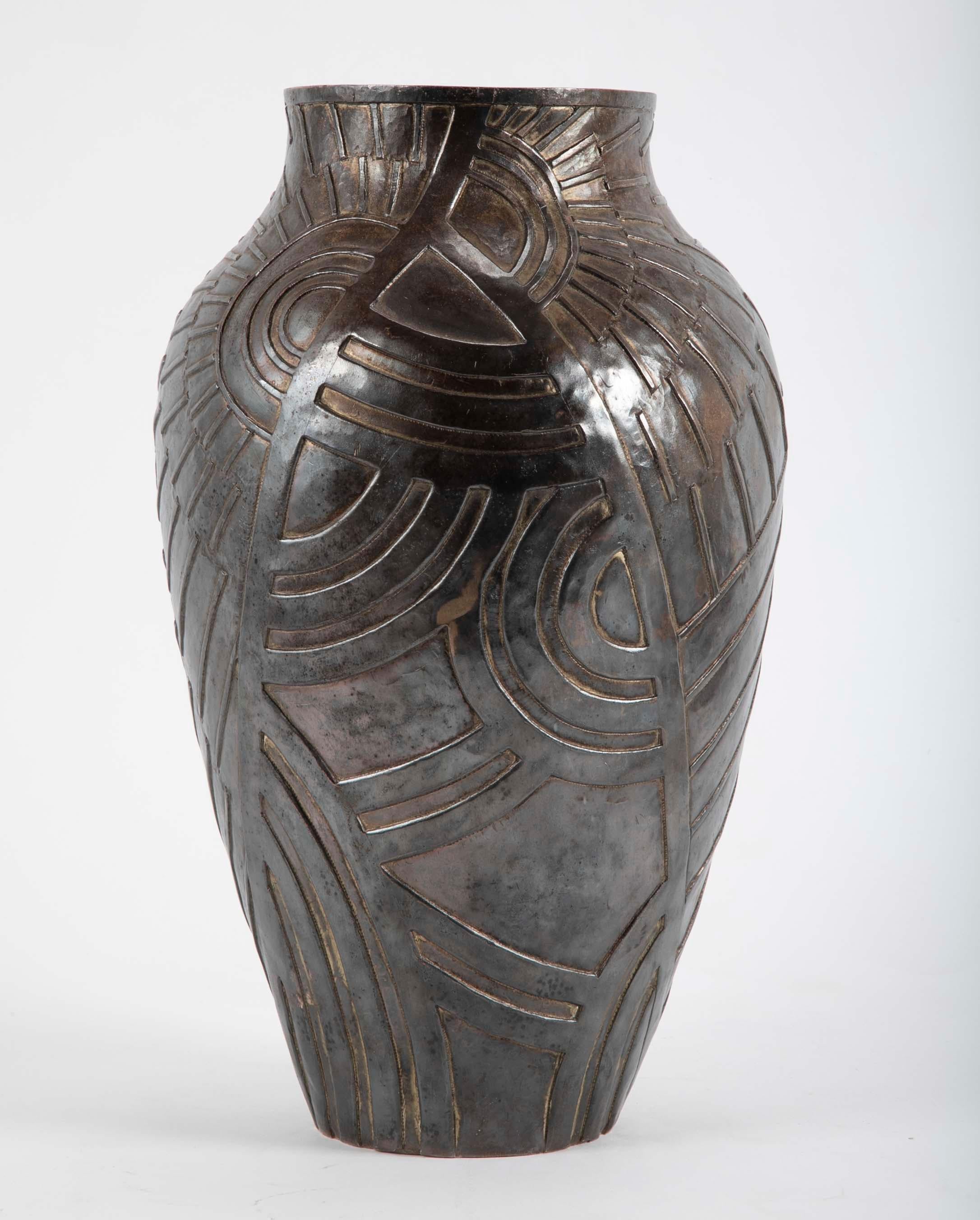 Robert Kuo vintage Art Deco manner bronze vase of cast bronze in shoulder form with stylized geometric motif.