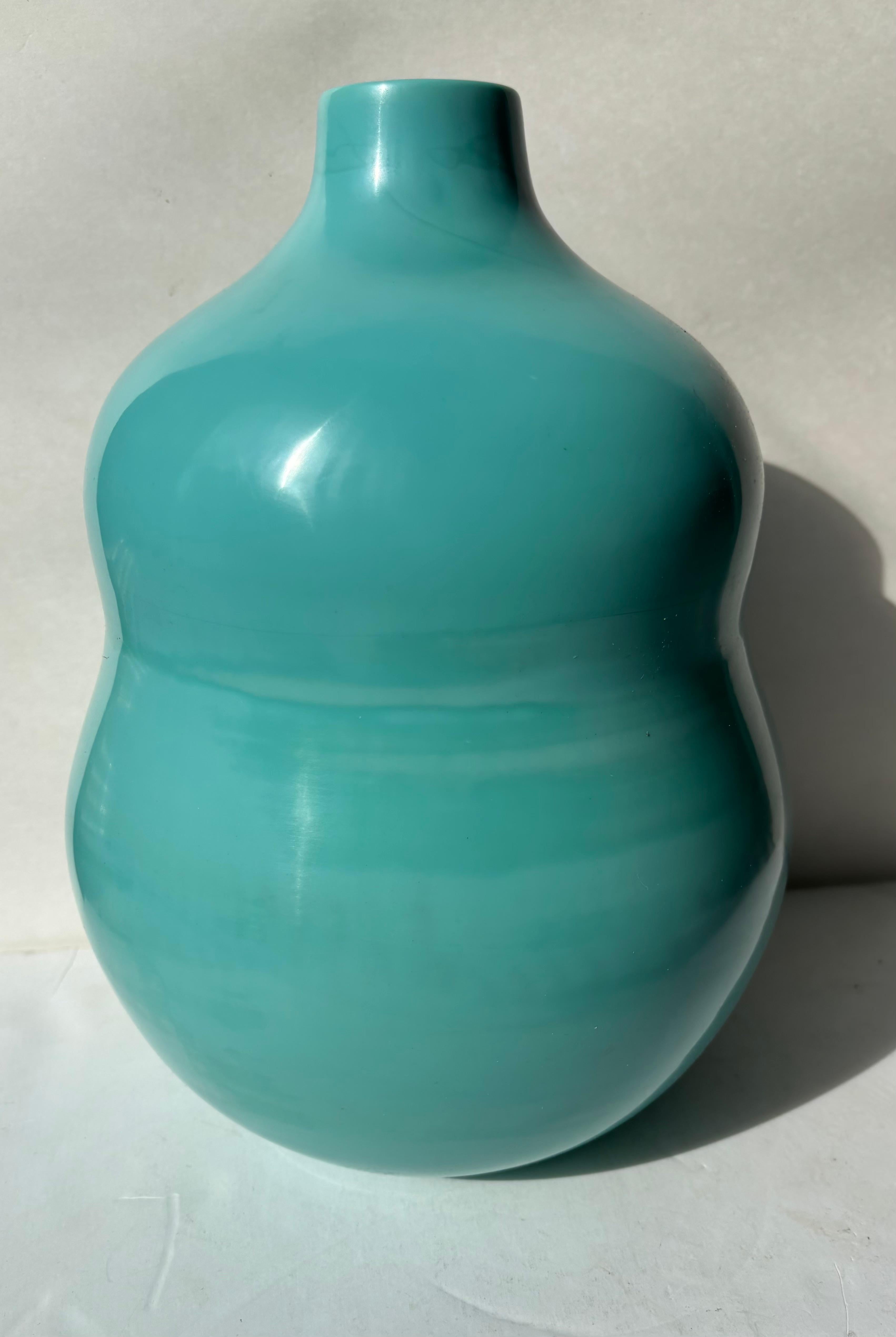 Robert Kuo , Zeitgenössische Türkisfarbe , Pekingglasvase/ -gefäß  unterzeichnet (Handgefertigt) im Angebot