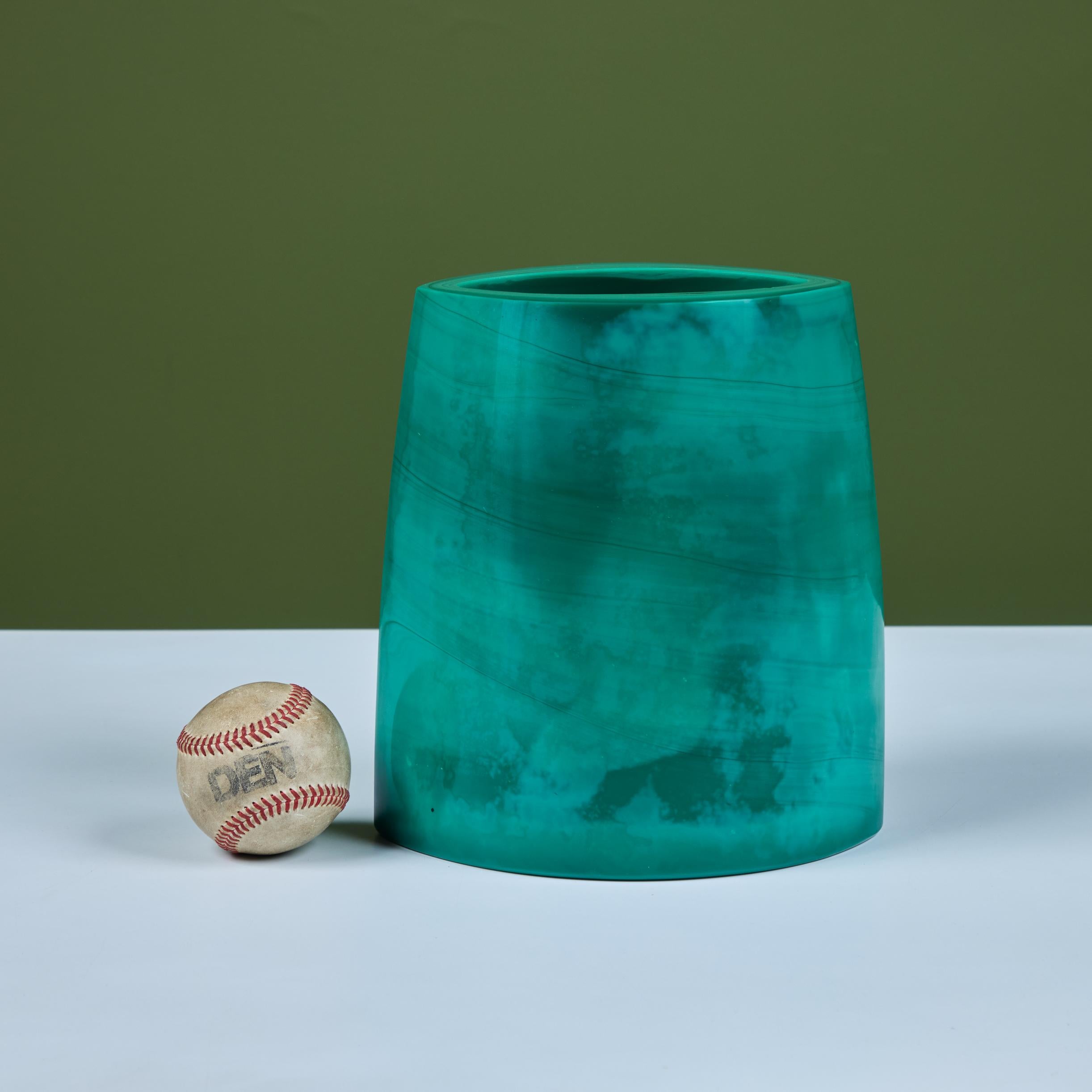 American Robert Kuo Green Peking Glass Vase