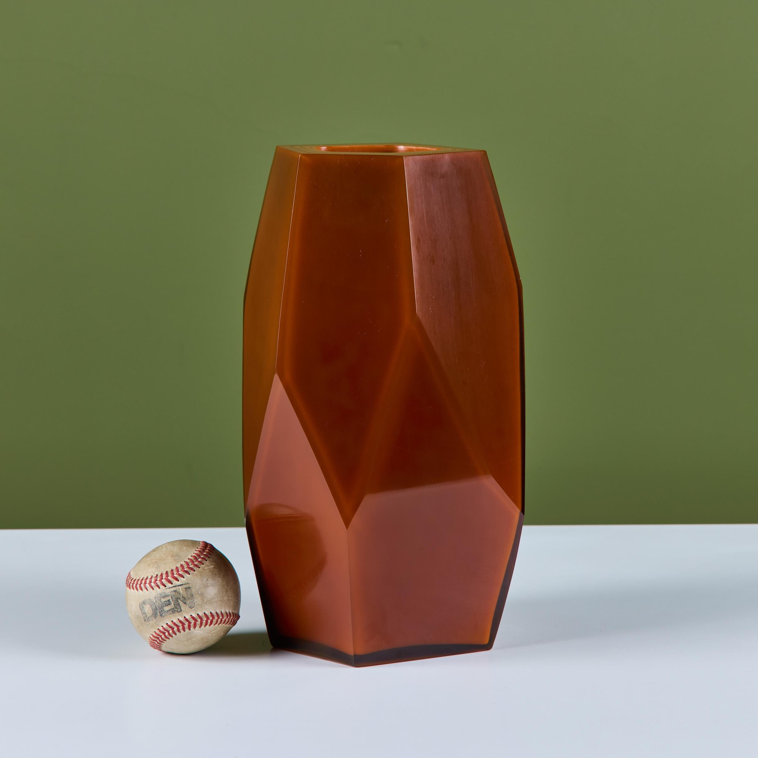 American Robert Kuo Persimmon Facet Vase For Sale