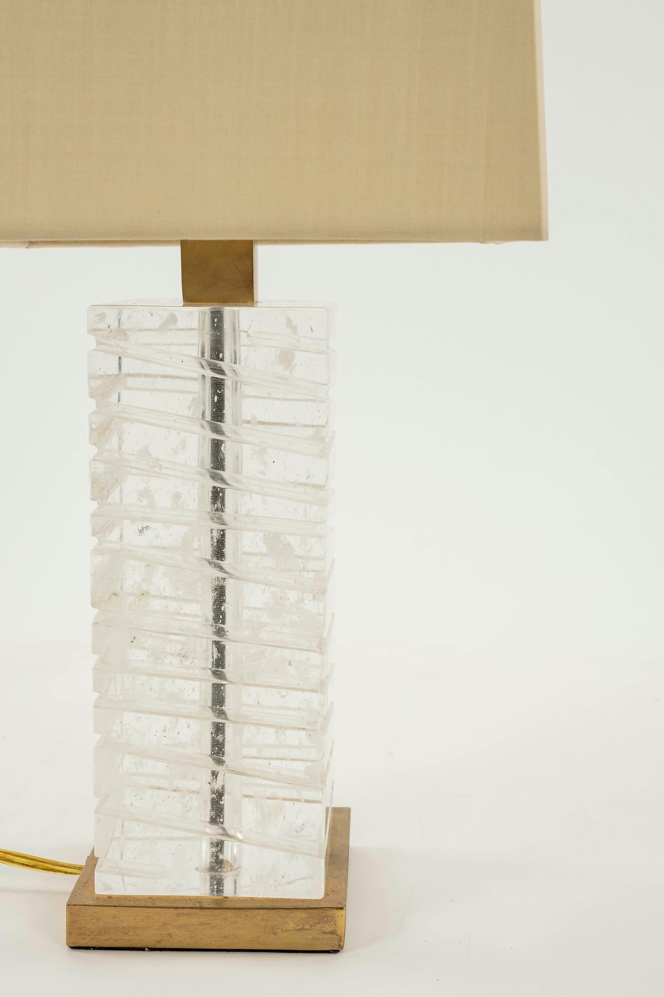 Robert Kuo Rock Crystal Table Lamp In Good Condition For Sale In Houston, TX