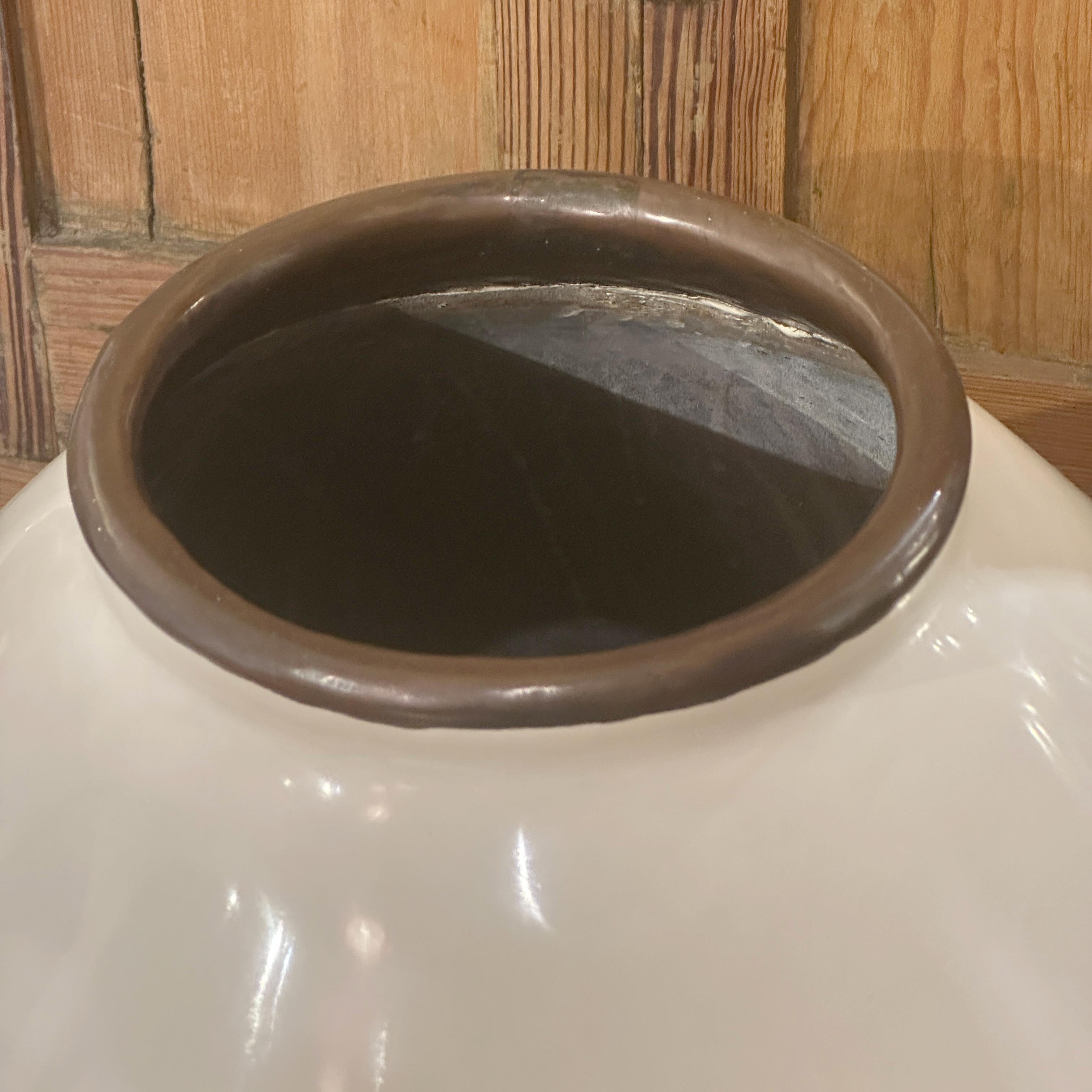 Robert Kuo Signed Monumental Cream Lacquer and Copper Liao Floor Vase, ca 2005 In Good Condition For Sale In Cathedral City, CA