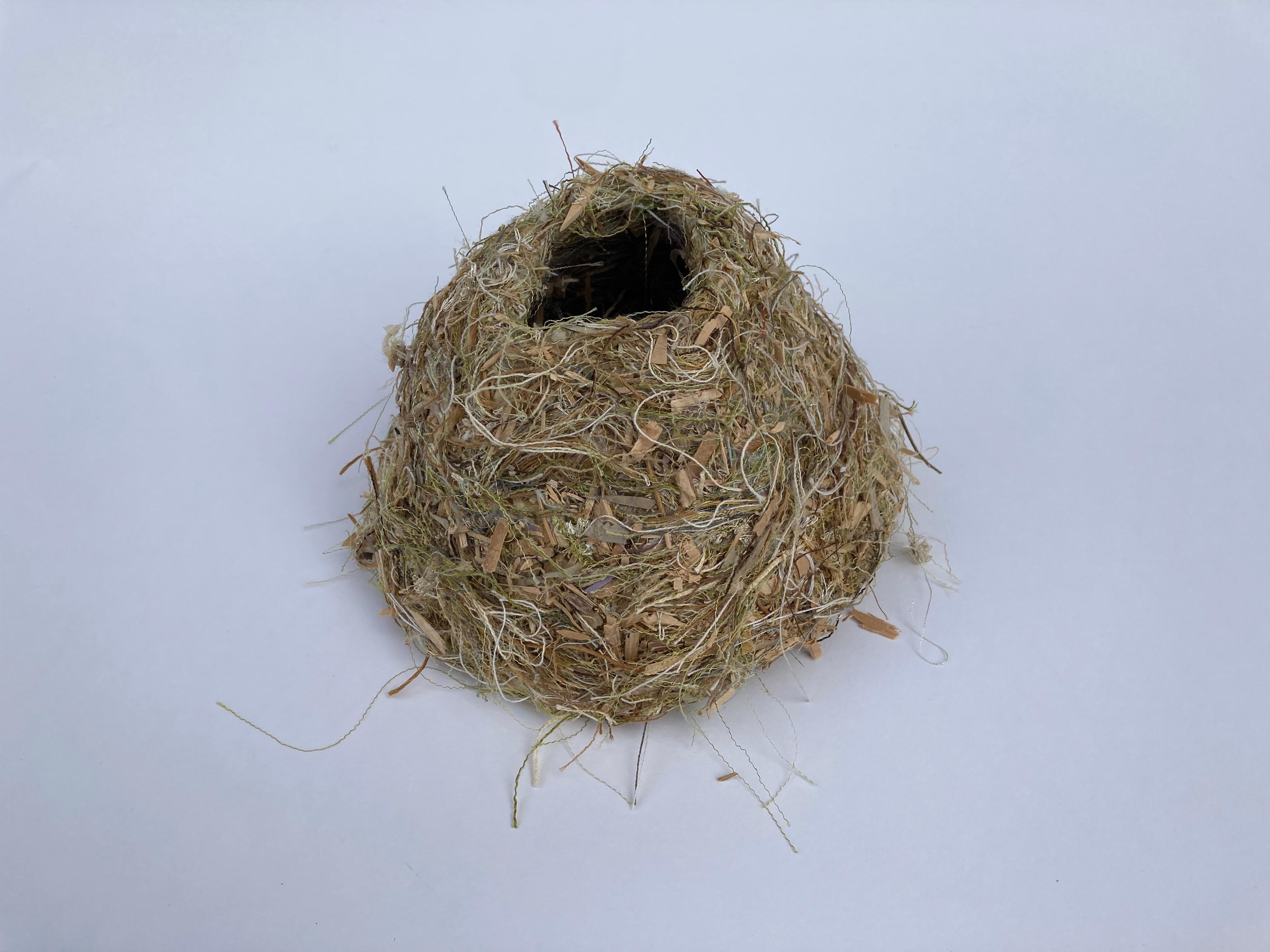 Still-Life Sculpture de Robert Lach - Escultura reciclada: "Nido 1