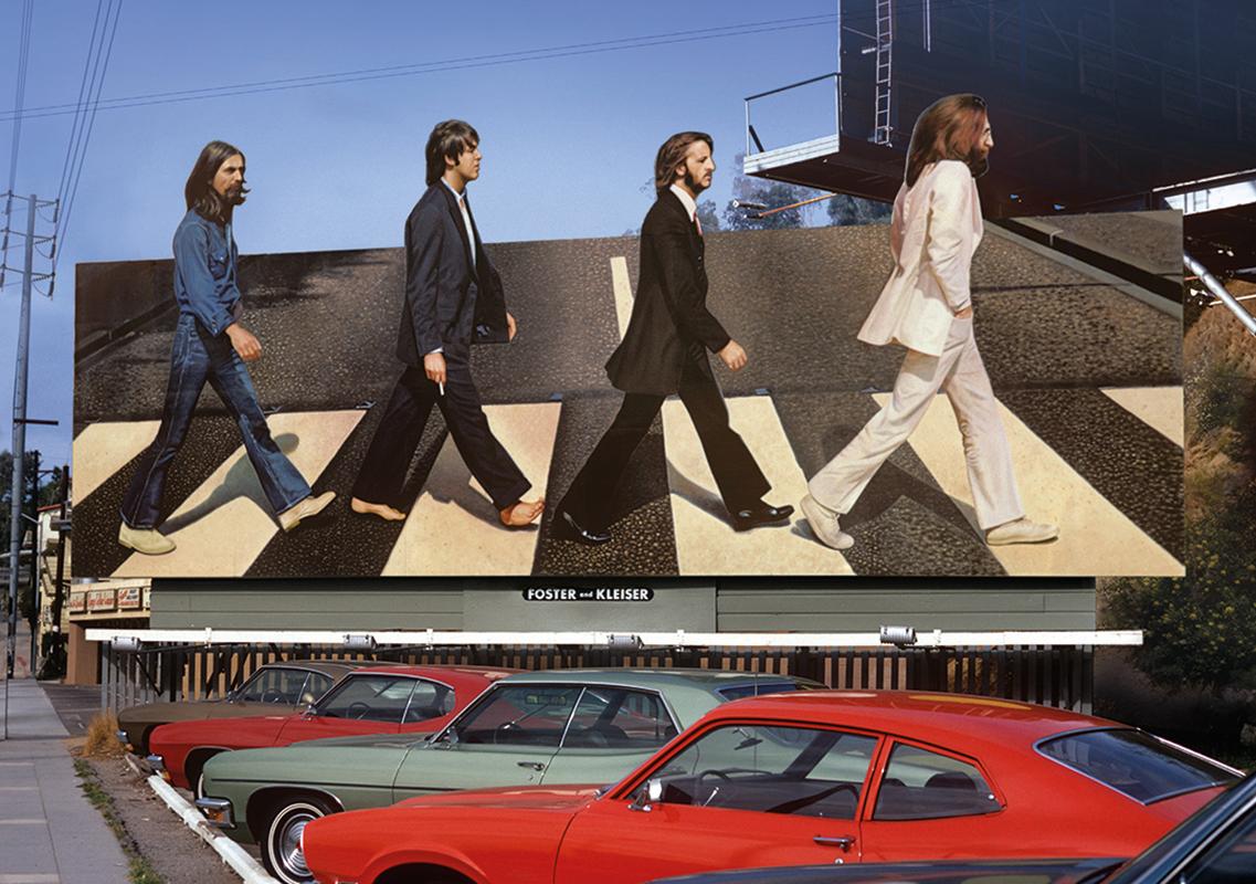 Fotografía del legendario cartel publicitario de Sunset Strip de 1969 diseñado por Roland Young para el lanzamiento del LP Abbey Road de The Beatles. Seleccionado de la exposición y el libro de Robert The: Carteles de Rock 'N' Roll en Sunset Strip.