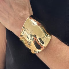 Bracelet manchette sculpté vintage « Statement » en or jaune 14 carats, signé Robert Lee Morris