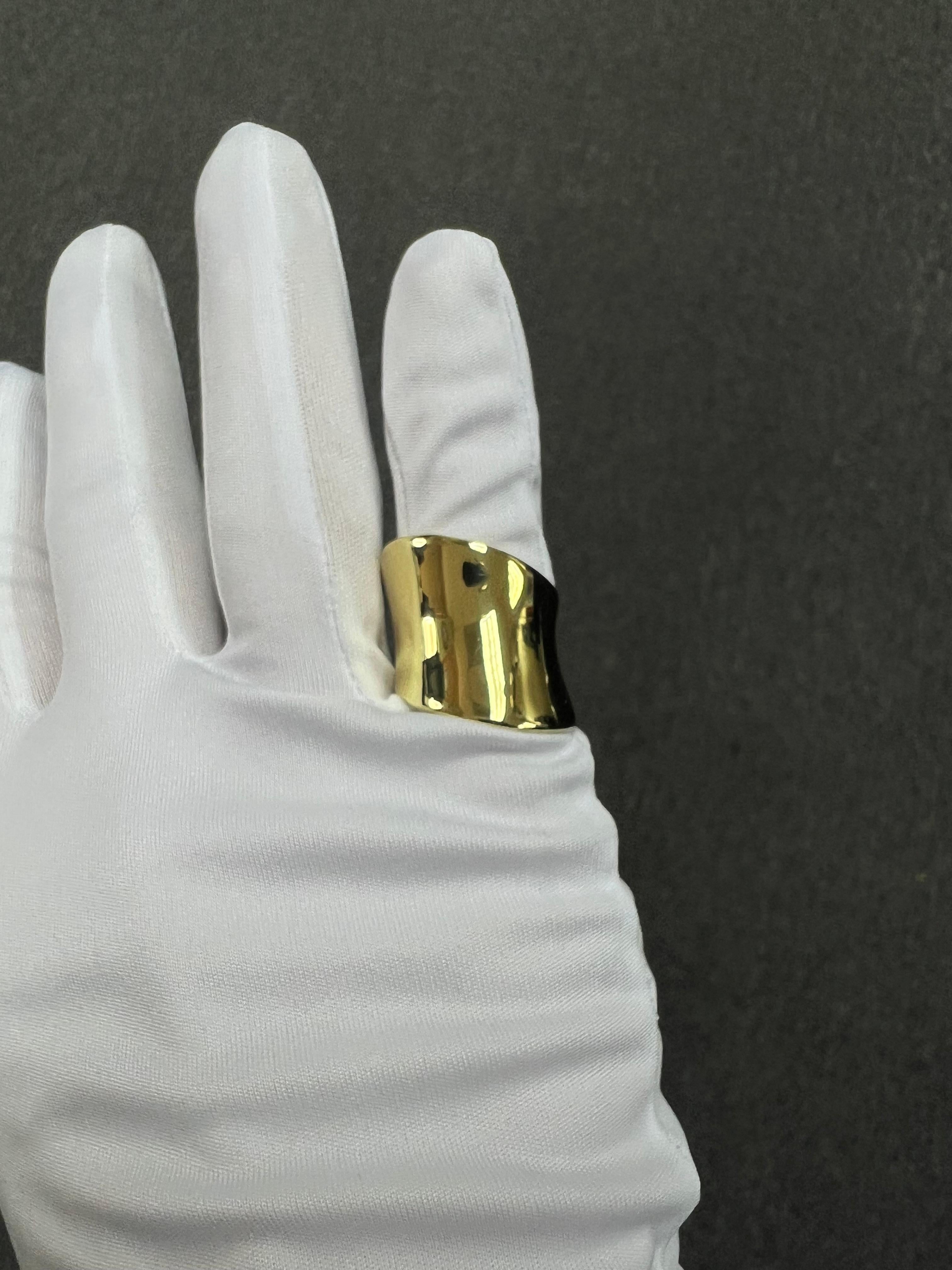 Robert Lee Morris 18K Gelbgold skulpturale breite Band (Moderne) im Angebot