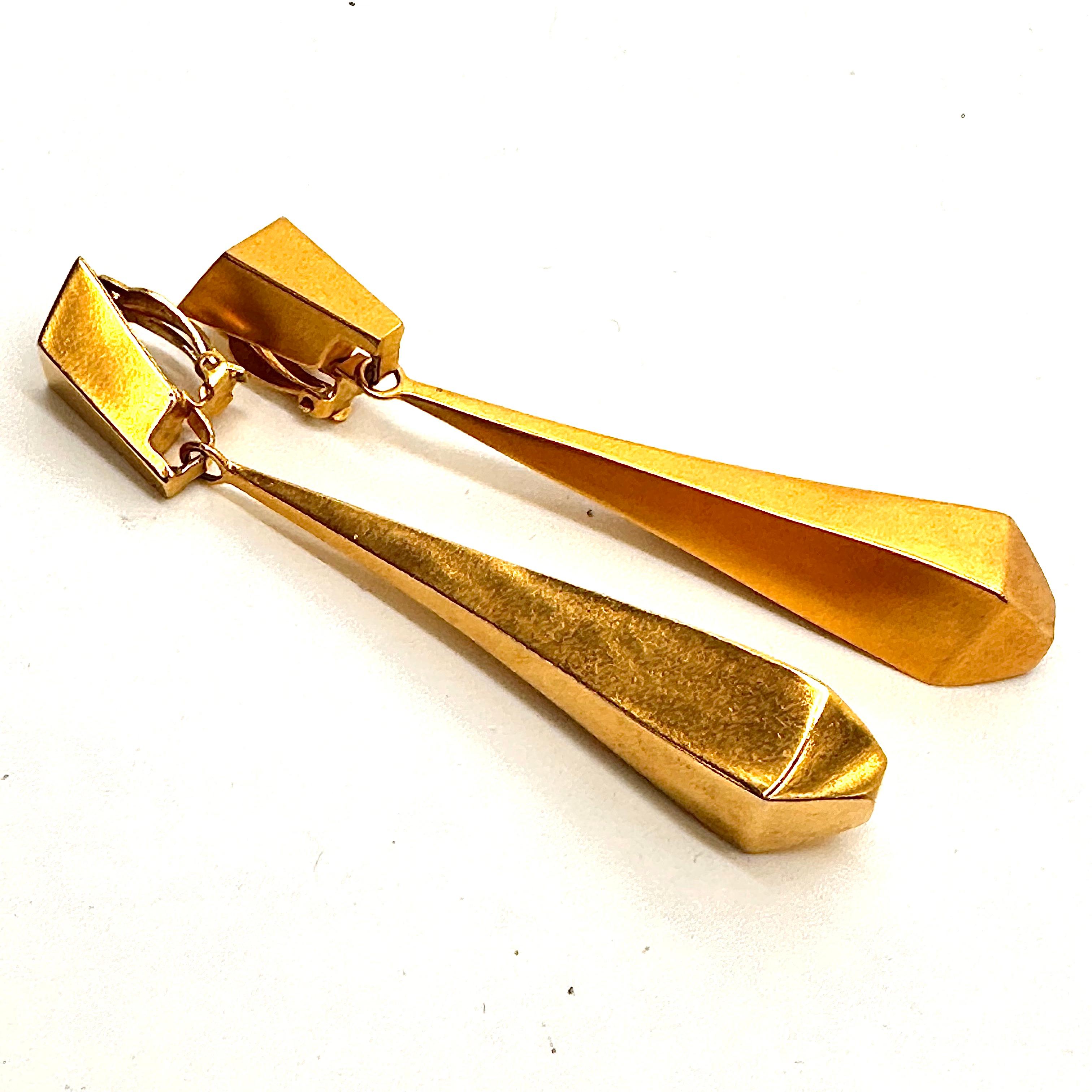 Lange geometrische Tropfenohrringe von Robert Lee Morris für Donna Karan aus Gold Damen