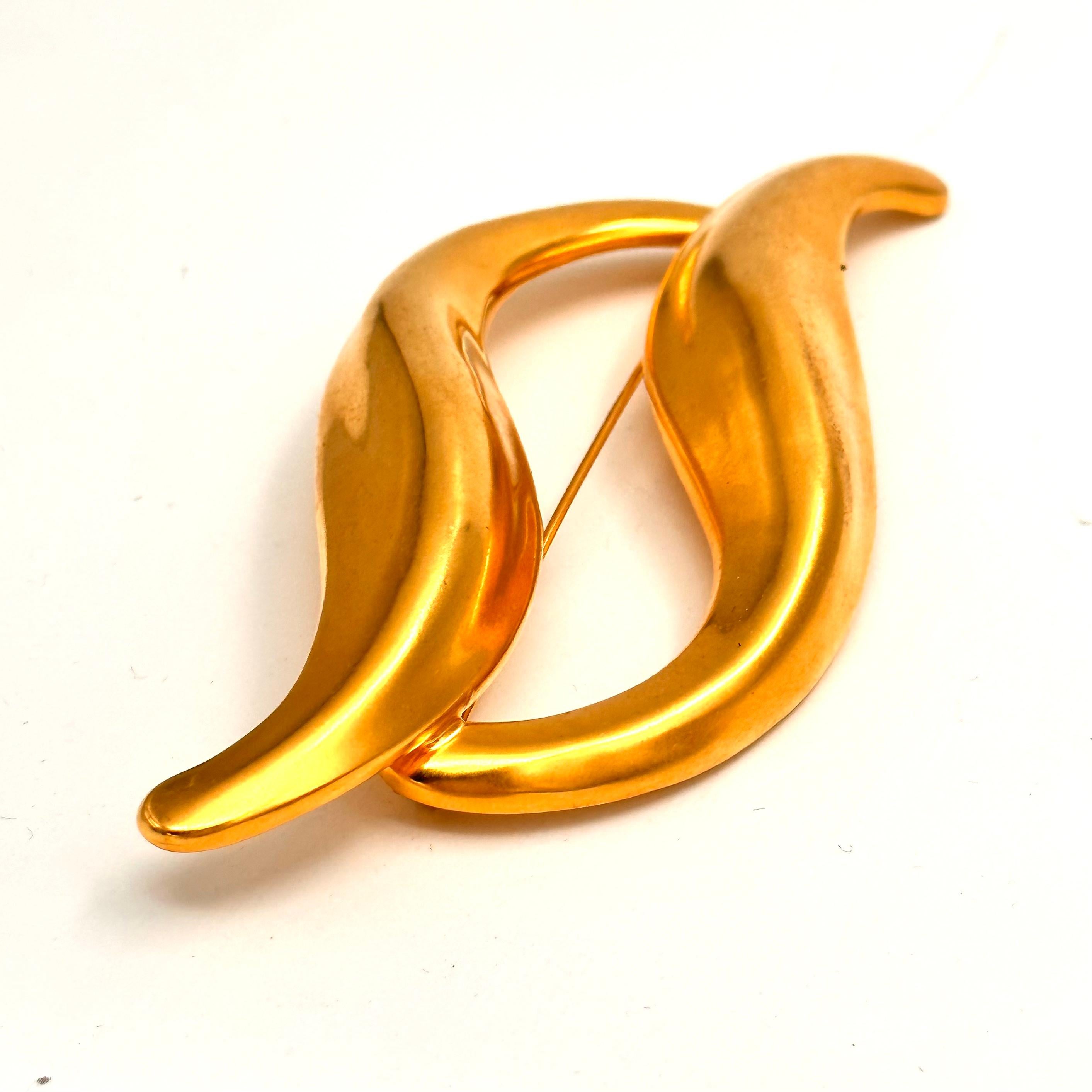 Modern Robert Lee Morris Gilded Double Dolphin Wave Brooch For Sale