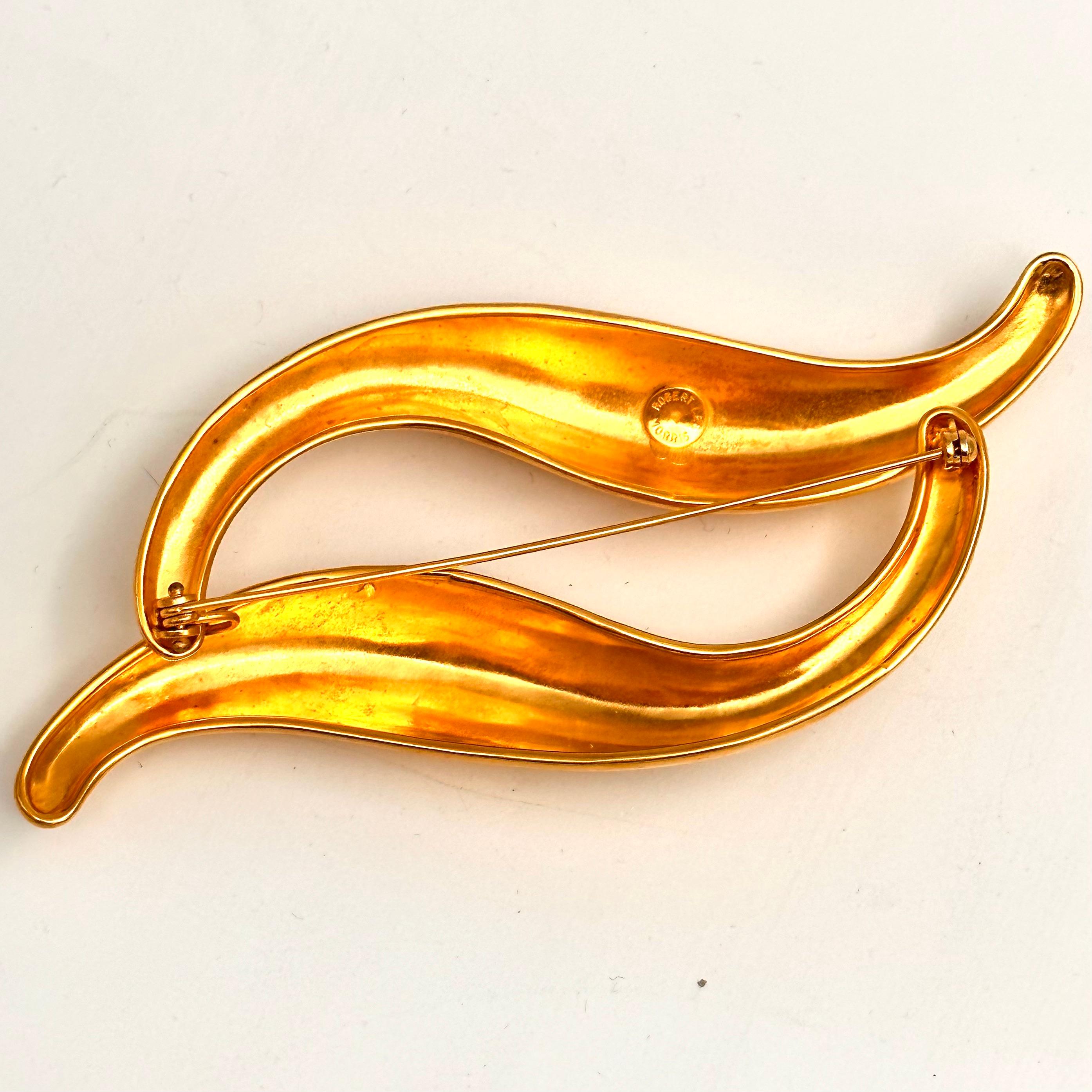 Robert Lee Morris Gilded Double Dolphin Wave Brooch In Good Condition For Sale In New York, NY