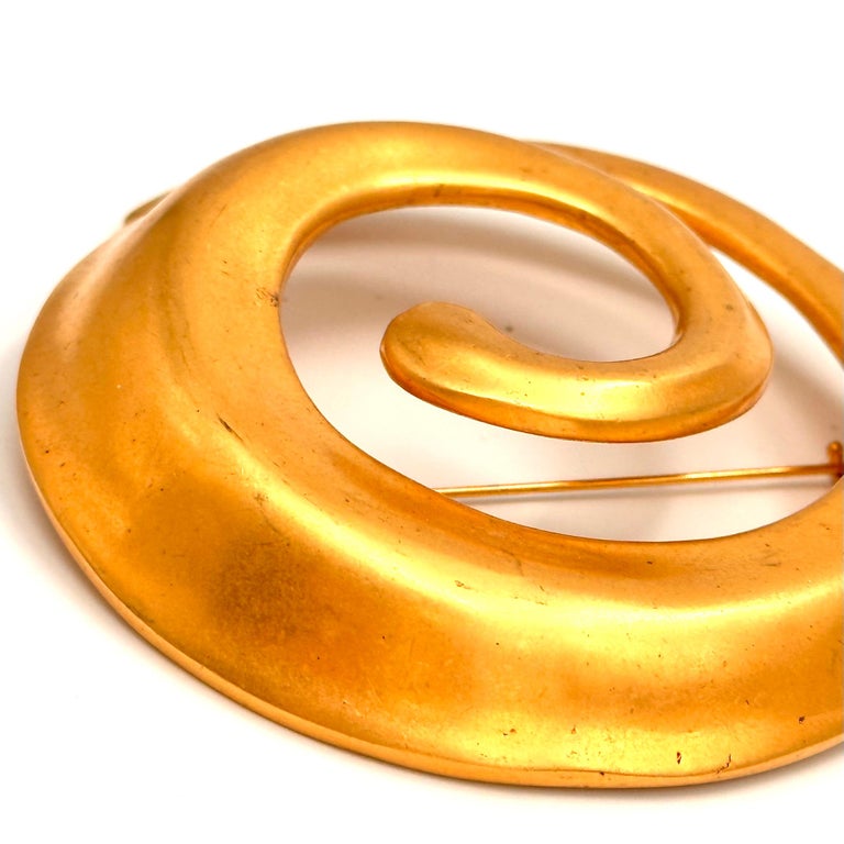 Broche Vintage Dorée En Forme De Spirale - Signée Edouard Rambaud - Occasion Bon état
