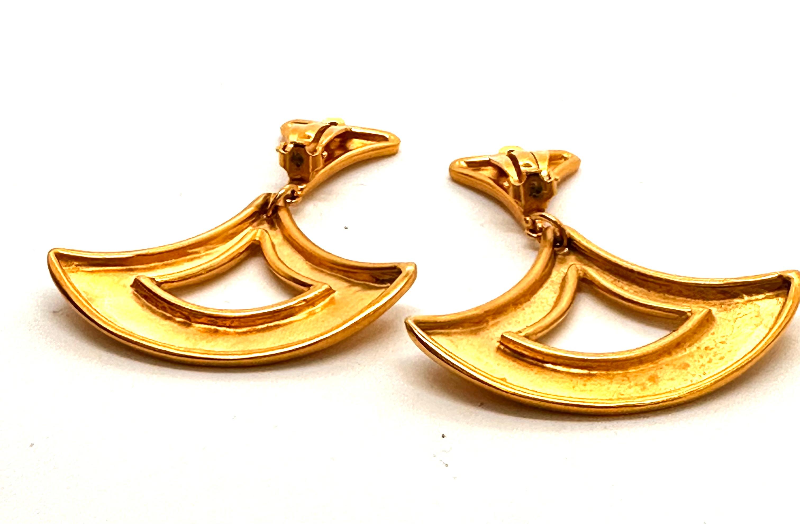 Modern Robert Lee Morris Matte Gold Plated Wide Arc Dangling Earrings For Sale