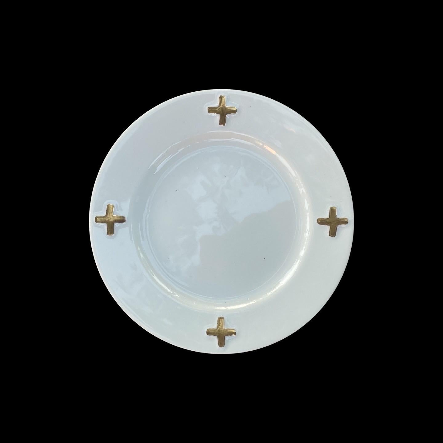 Robert Lee Morris Set of 7 White & Gold “CAMELOT” Lunch Plates for Swid Powell  For Sale 3