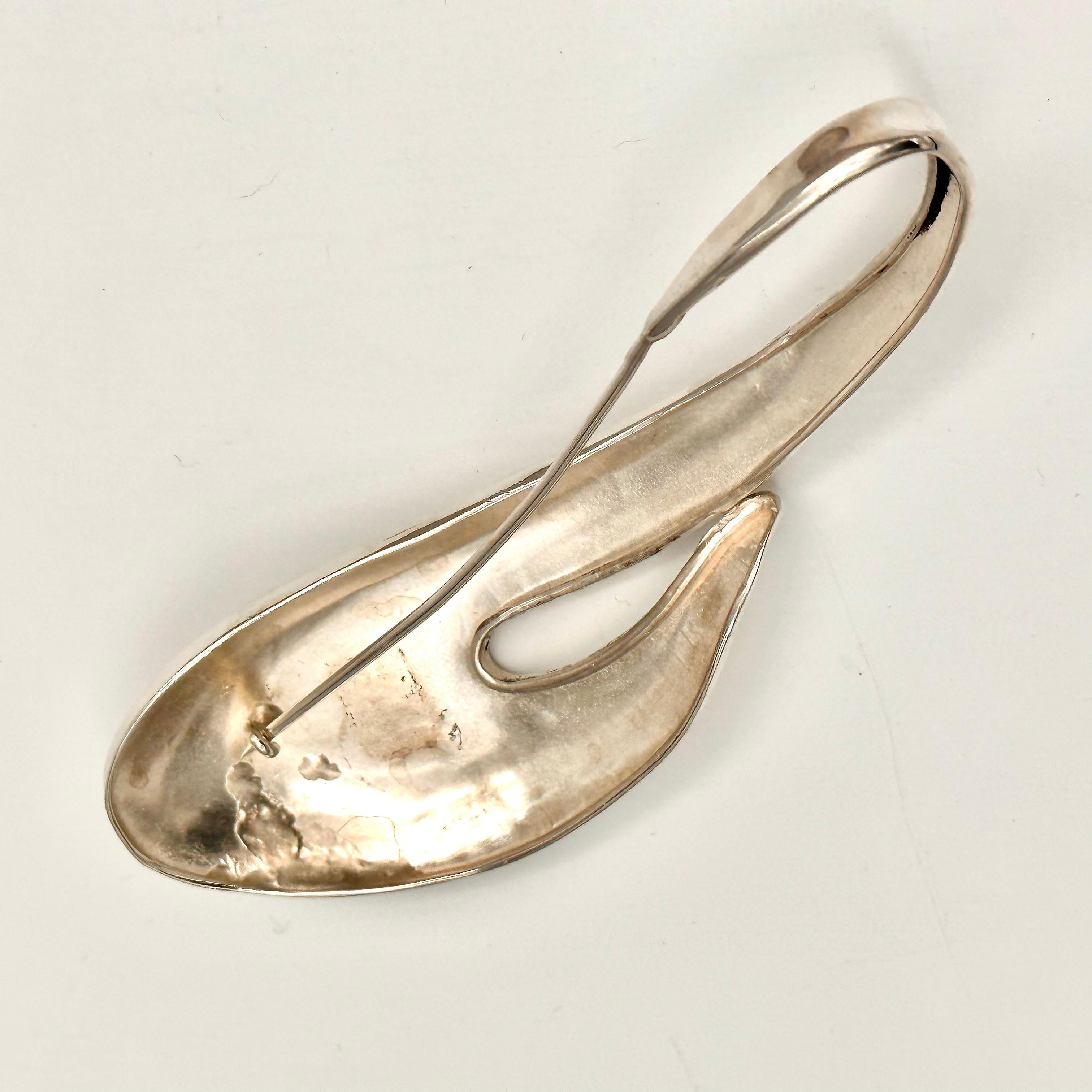 Robert Lee Morris Sterling Silver Saxophone Brooch In Good Condition For Sale In New York, NY