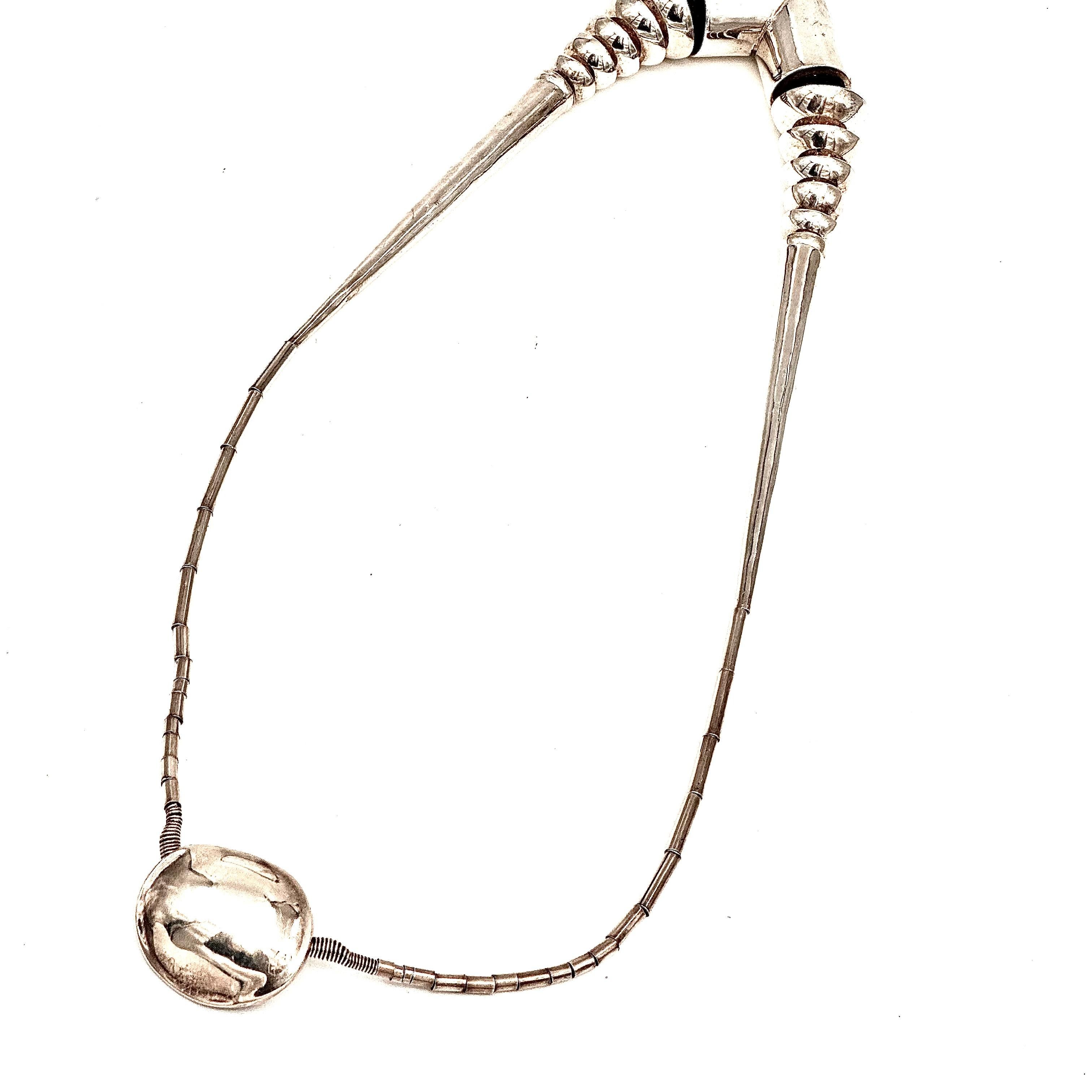 Robert Lee Morris Sterling Silver Tapered Nautilus Necklace In Good Condition For Sale In New York, NY