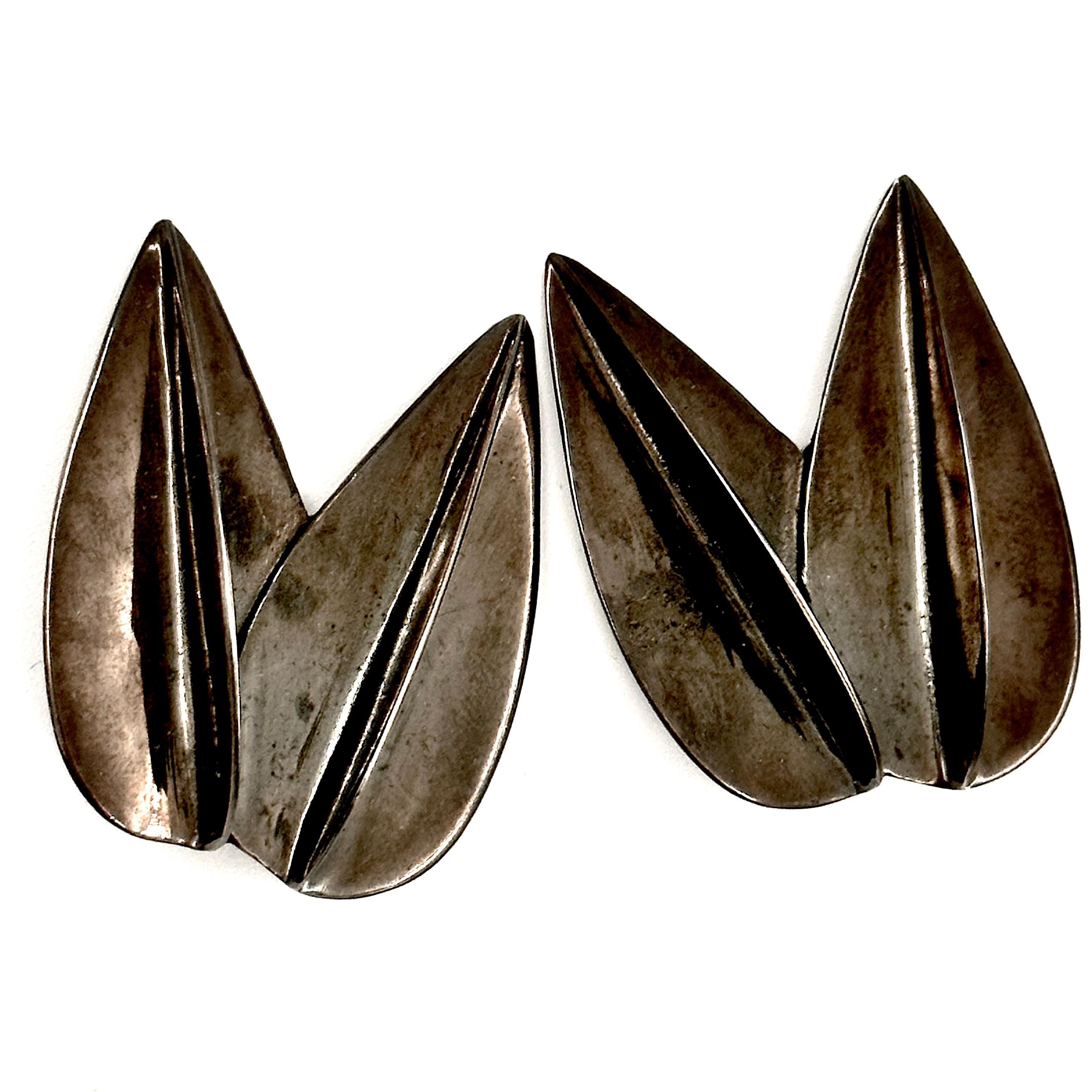 Modern Robert Lee Morris Wabi Sabi Collection, Black Double Dart Button Earrings For Sale