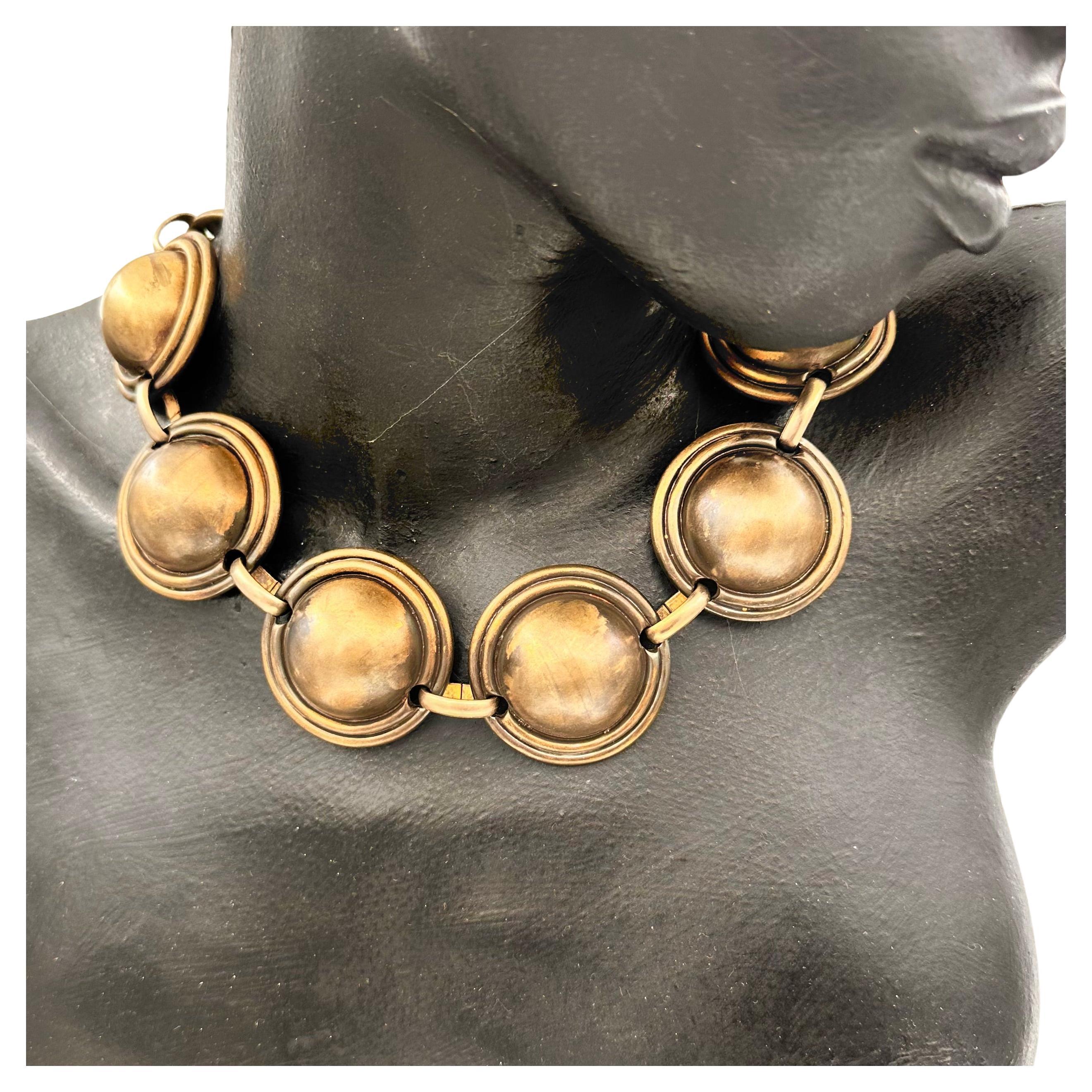 Robert Lee Morris Wabi Sabi Kollektion Chocker-Halskette aus Messing mit Kuppeln im Zustand „Gut“ im Angebot in New York, NY