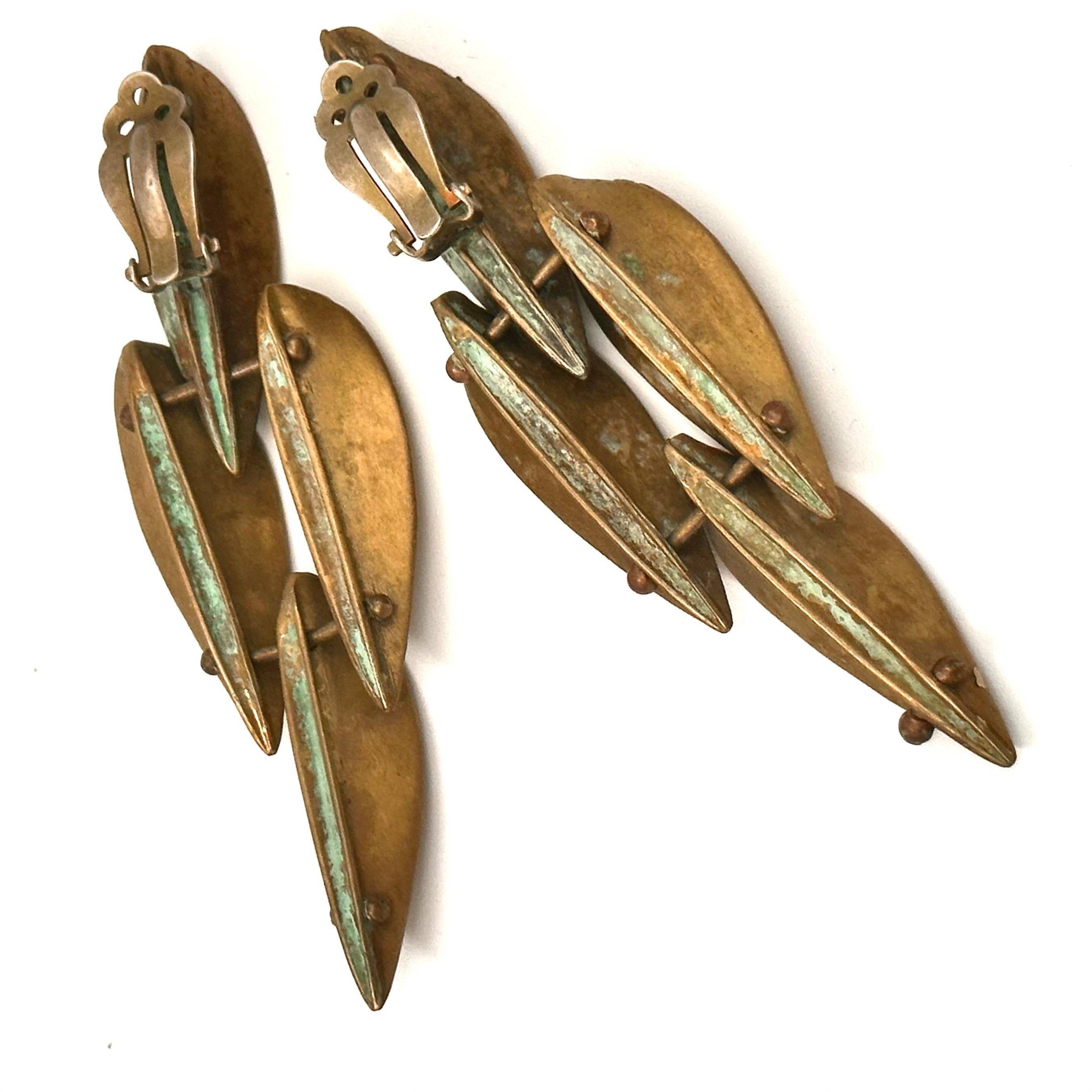 Robert Lee Morris Wabi Sabi Collection, Large 4 Dart Earrings In Good Condition In New York, NY