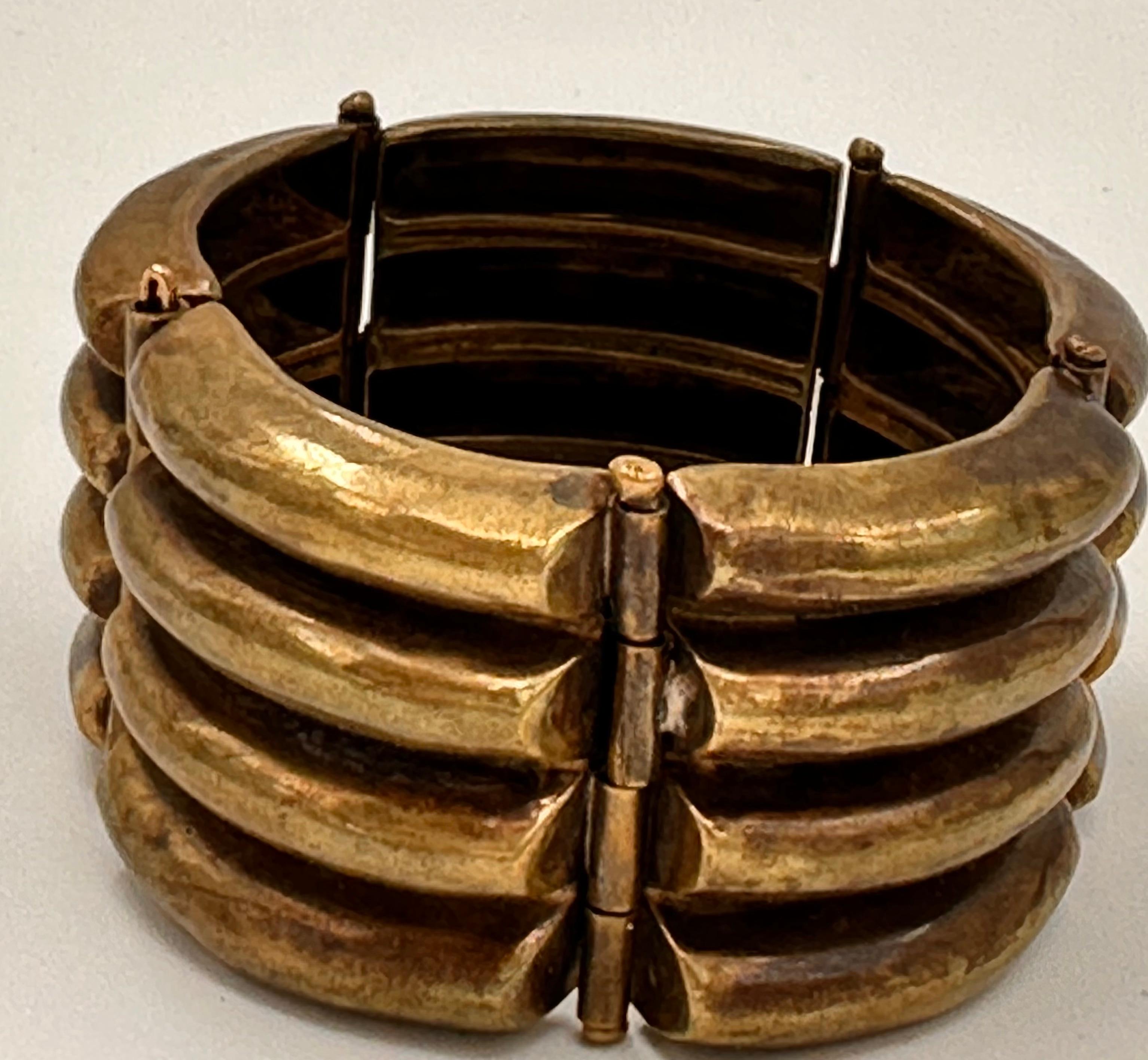 Robert Lee Morris Wabi Sabi Tire Track Brass Hinged Bracelet In Good Condition For Sale In New York, NY