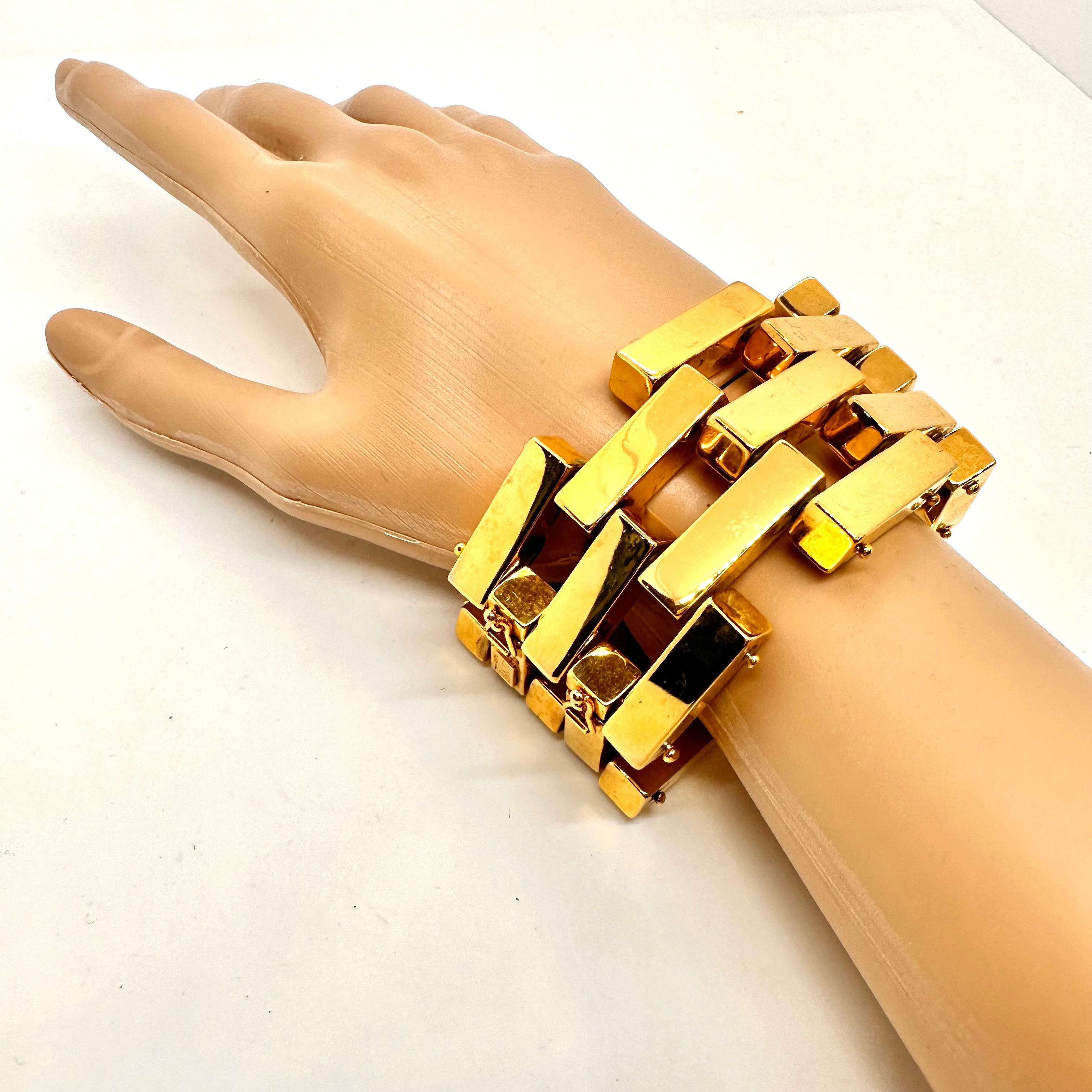 Robert Lee Morris Wide Shiny Gold 2x3 Bar Bracelet In Good Condition For Sale In New York, NY