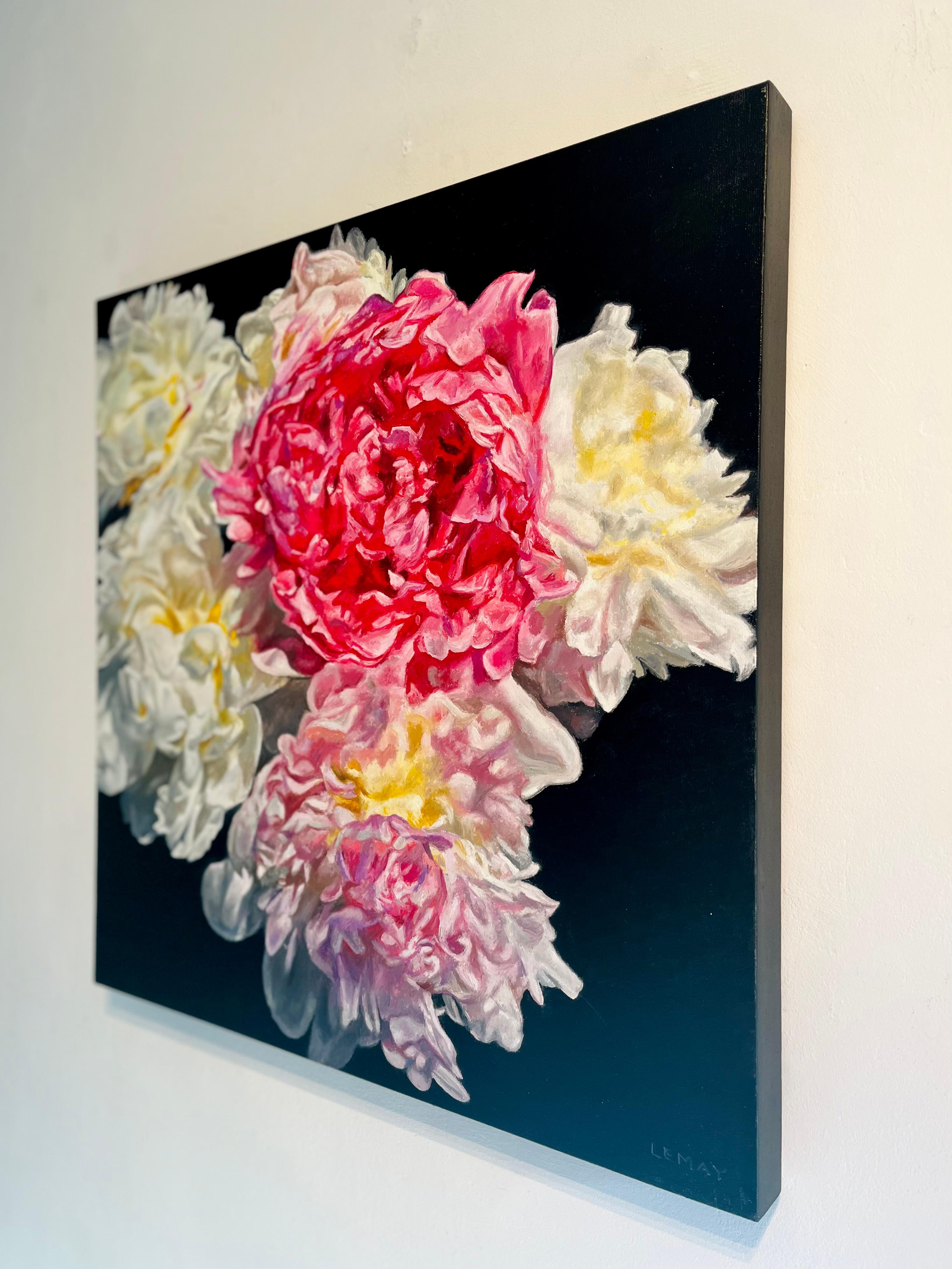 Weiße und rosafarbene Pfingstrosen-originale moderne realistische Blumenmalerei-zeitgenössische Kunst (Realismus), Painting, von Robert Lemay