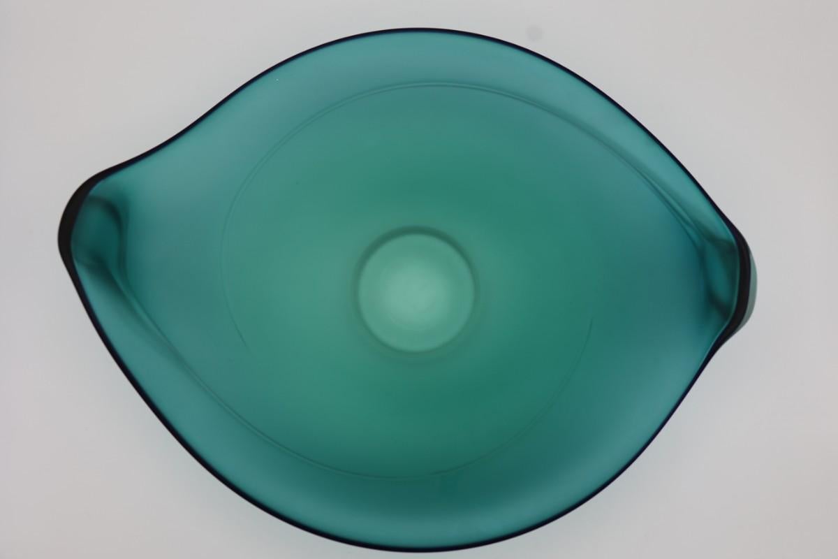 Biomorphes en verre dépoli signé et soufflé à la main dans un bol par Robert Thevin en vente 3