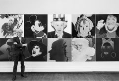 Robert Levin, "Andy Warhol en la Galería R. Feldman con Mitos, 1981", EE.UU., 2015