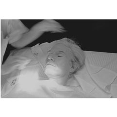 Robert Levin, ""Andy Warhol erhält eine Gesichtsbehandlung, 1981" Druck, USA, 2015