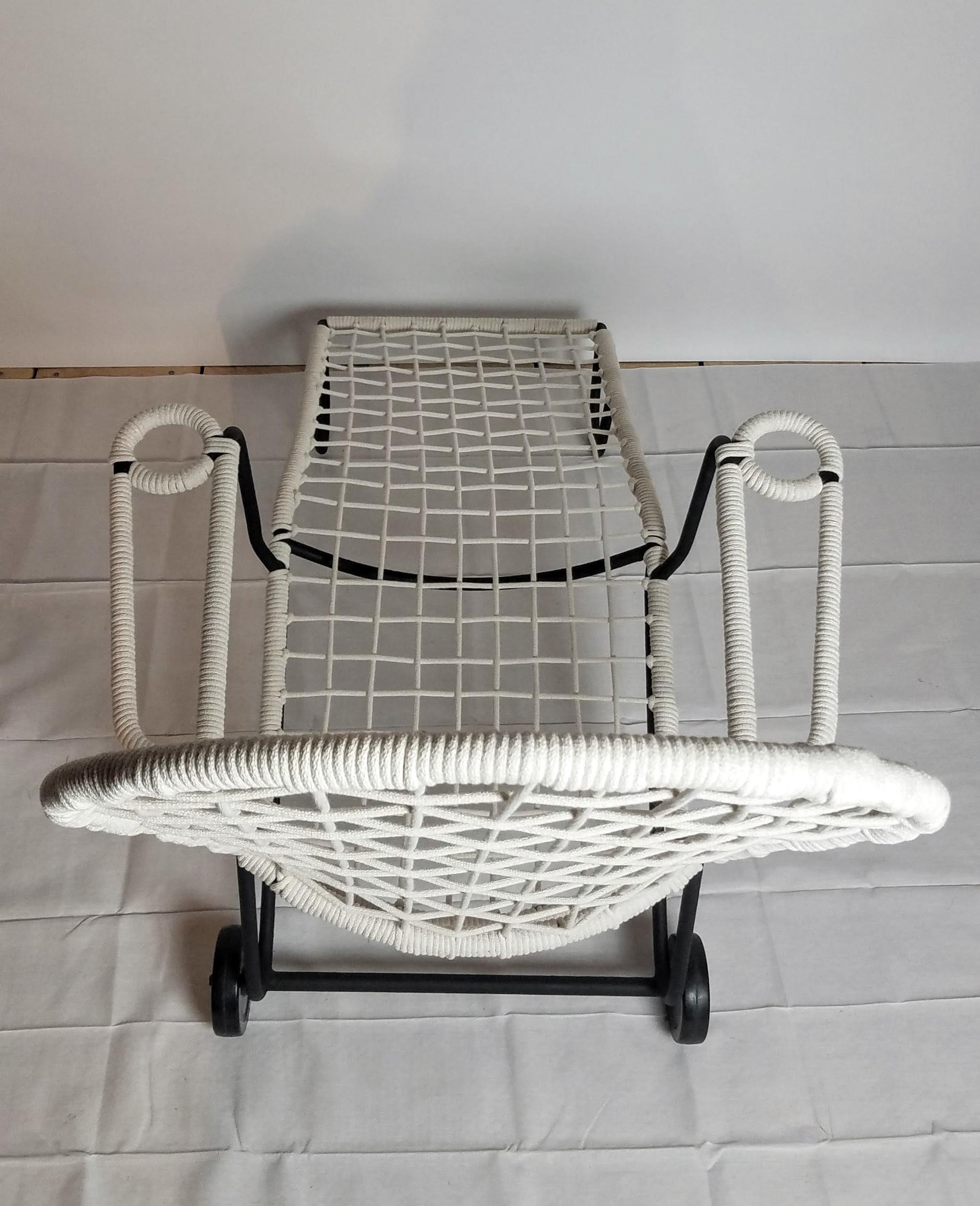 American Wylie R. Dallas Texas Roped Iron Furniture Chaise 1940s San Antonio Texas For Sale
