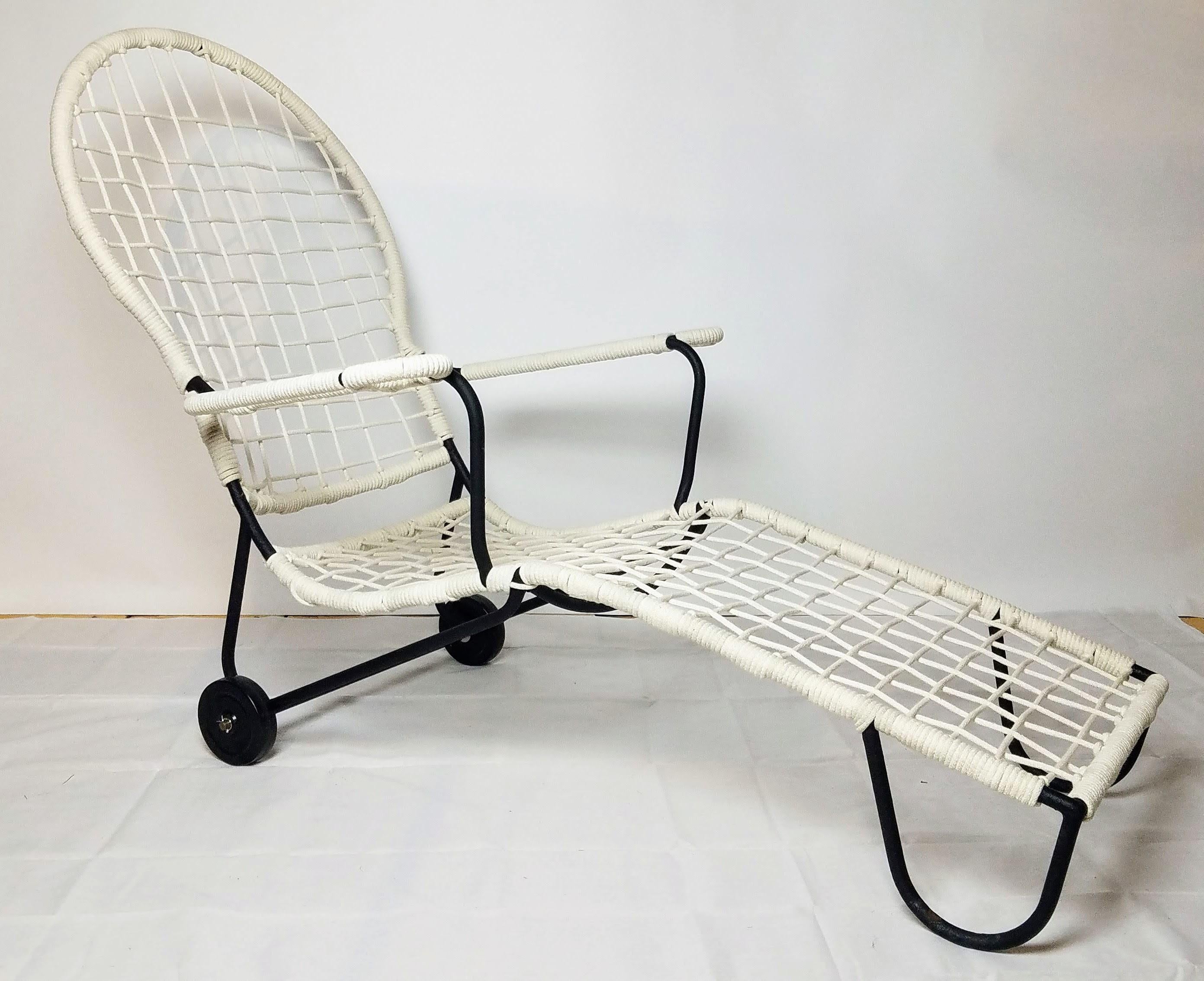 Hand-Knotted Wylie R. Dallas Texas Roped Iron Furniture Chaise 1940s San Antonio Texas For Sale